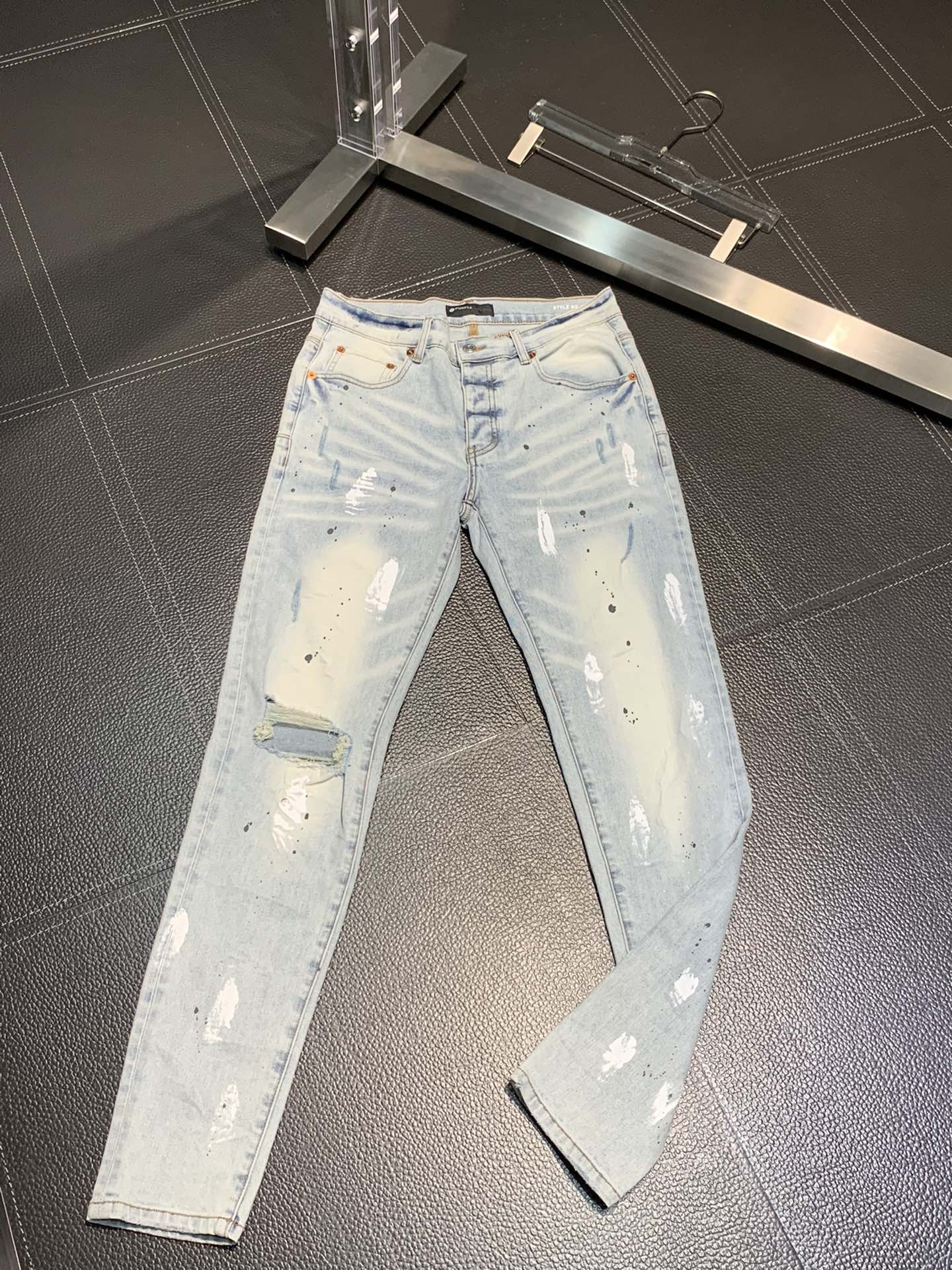  。PURPLE-BRAND 独家专供新款 休闲牛仔裤，高端版本！专柜 面料 透气舒适度高，细节无可挑剔