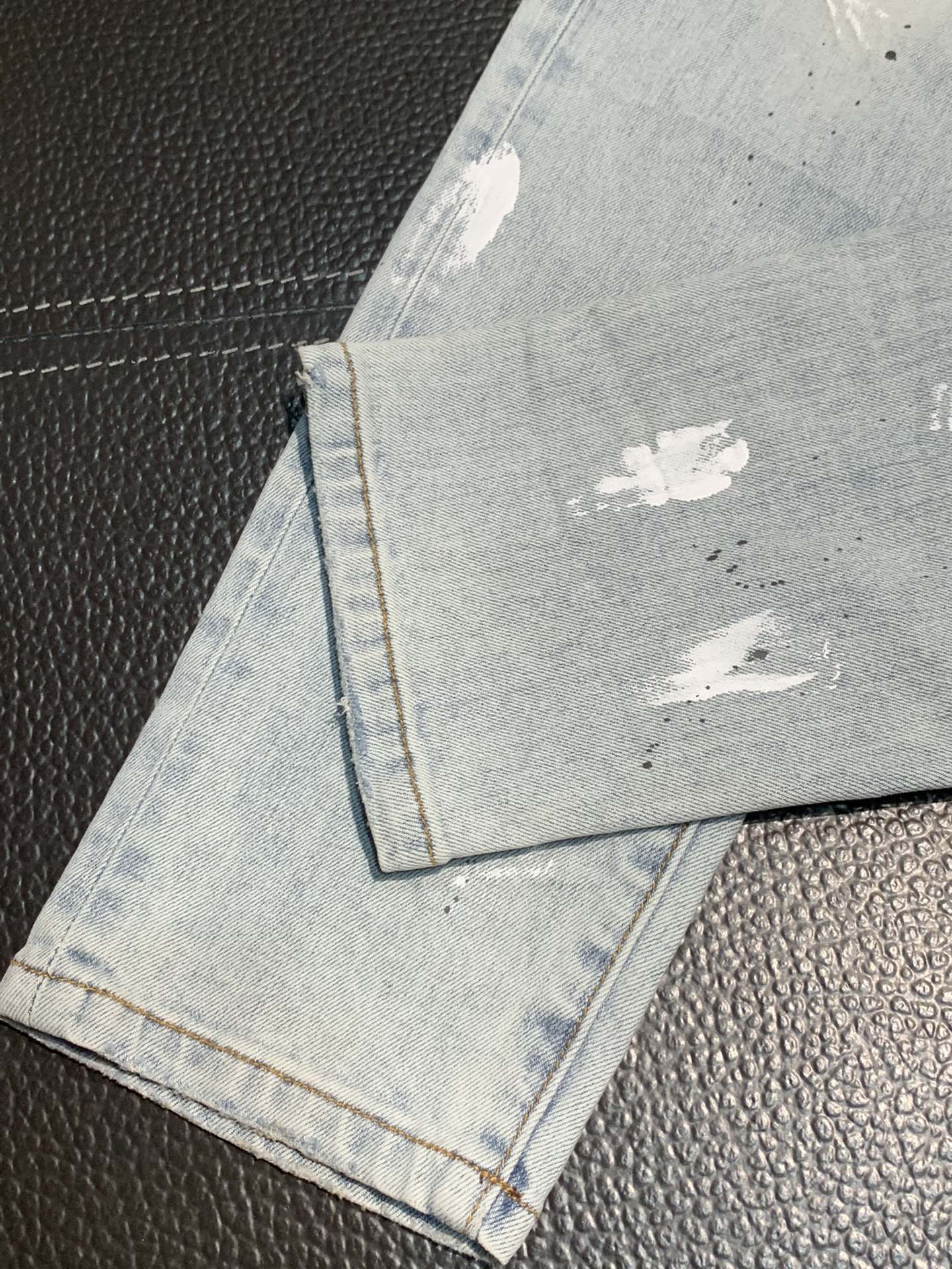  。PURPLE-BRAND 独家专供新款 休闲牛仔裤，高端版本！专柜 面料 透气舒适度高，细节无可挑剔