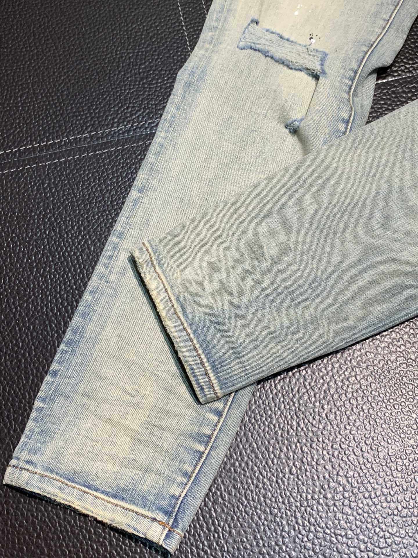  。PURPLE-BRAND 独家专供新款 休闲牛仔裤，高端版本！专柜 面料 透气舒适度高，细节无可挑剔