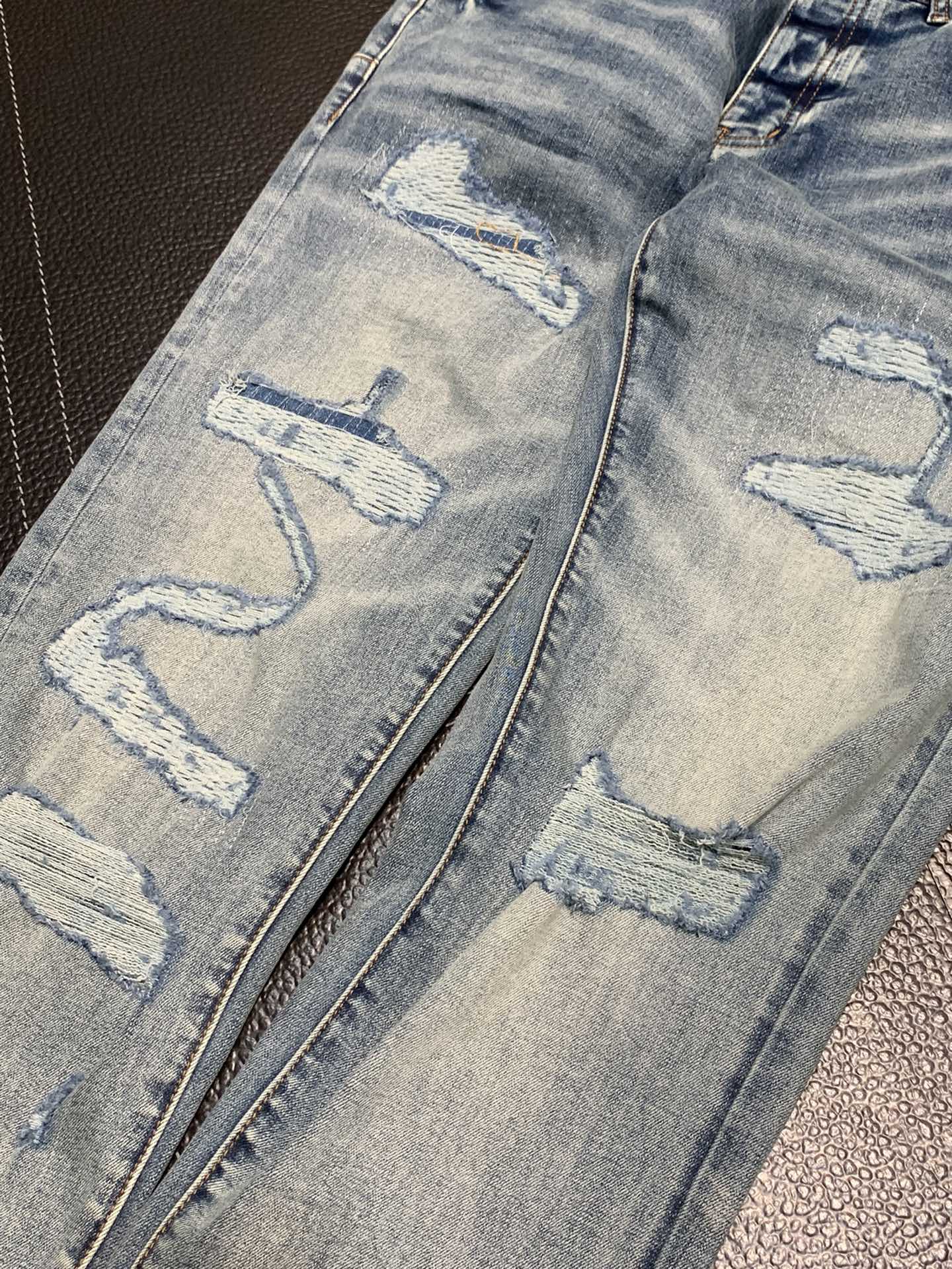  。PURPLE-BRAND 独家专供新款 休闲牛仔裤，高端版本！专柜 面料 透气舒适度高，细节无可挑剔