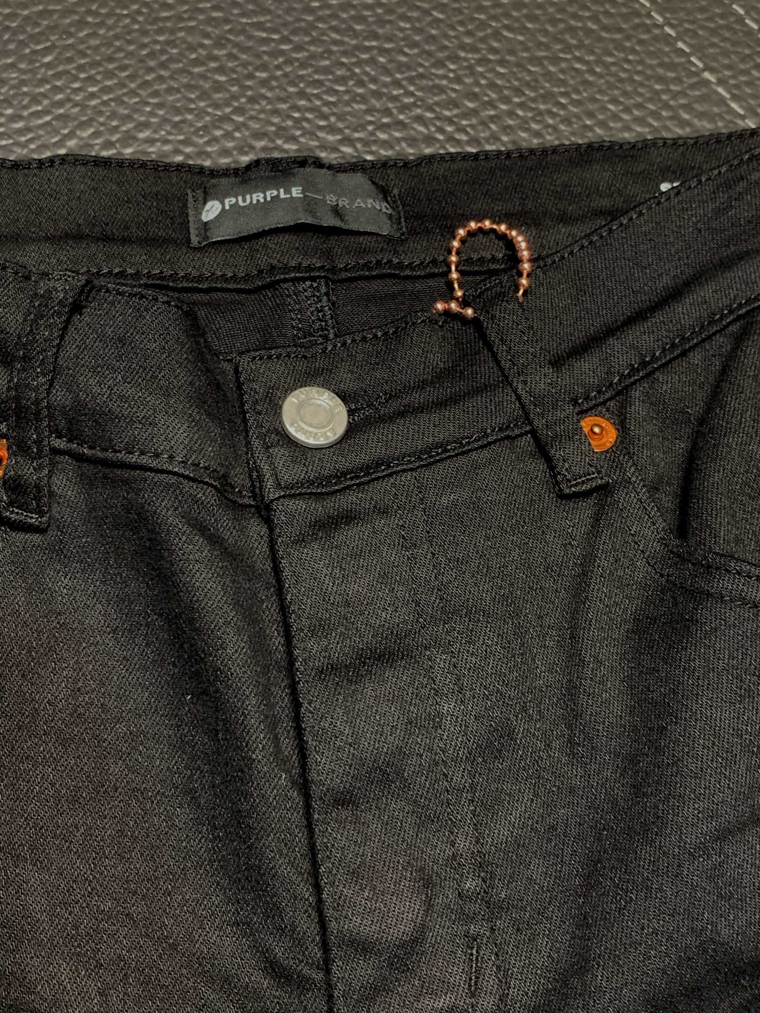  。PURPLE-BRAND 独家专供新款 休闲牛仔裤，高端版本！专柜 面料 透气舒适度高，细节无可挑剔
