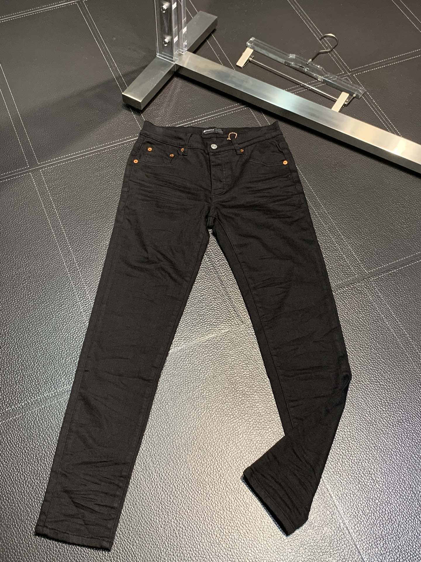  。PURPLE-BRAND 独家专供新款 休闲牛仔裤，高端版本！专柜 面料 透气舒适度高，细节无可挑剔