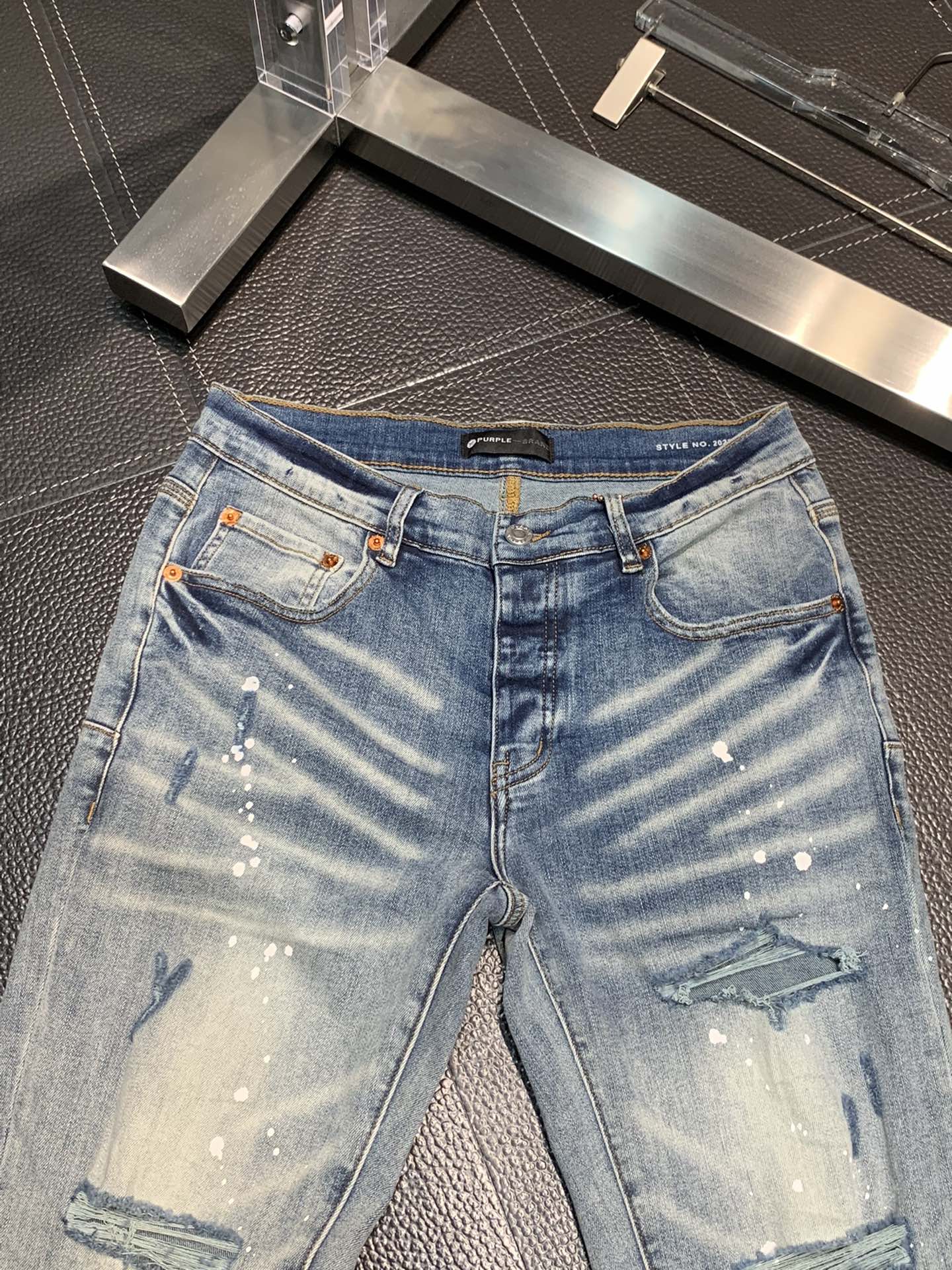  。PURPLE-BRAND 独家专供新款 休闲牛仔裤，高端版本！专柜 面料 透气舒适度高，细节无可挑剔