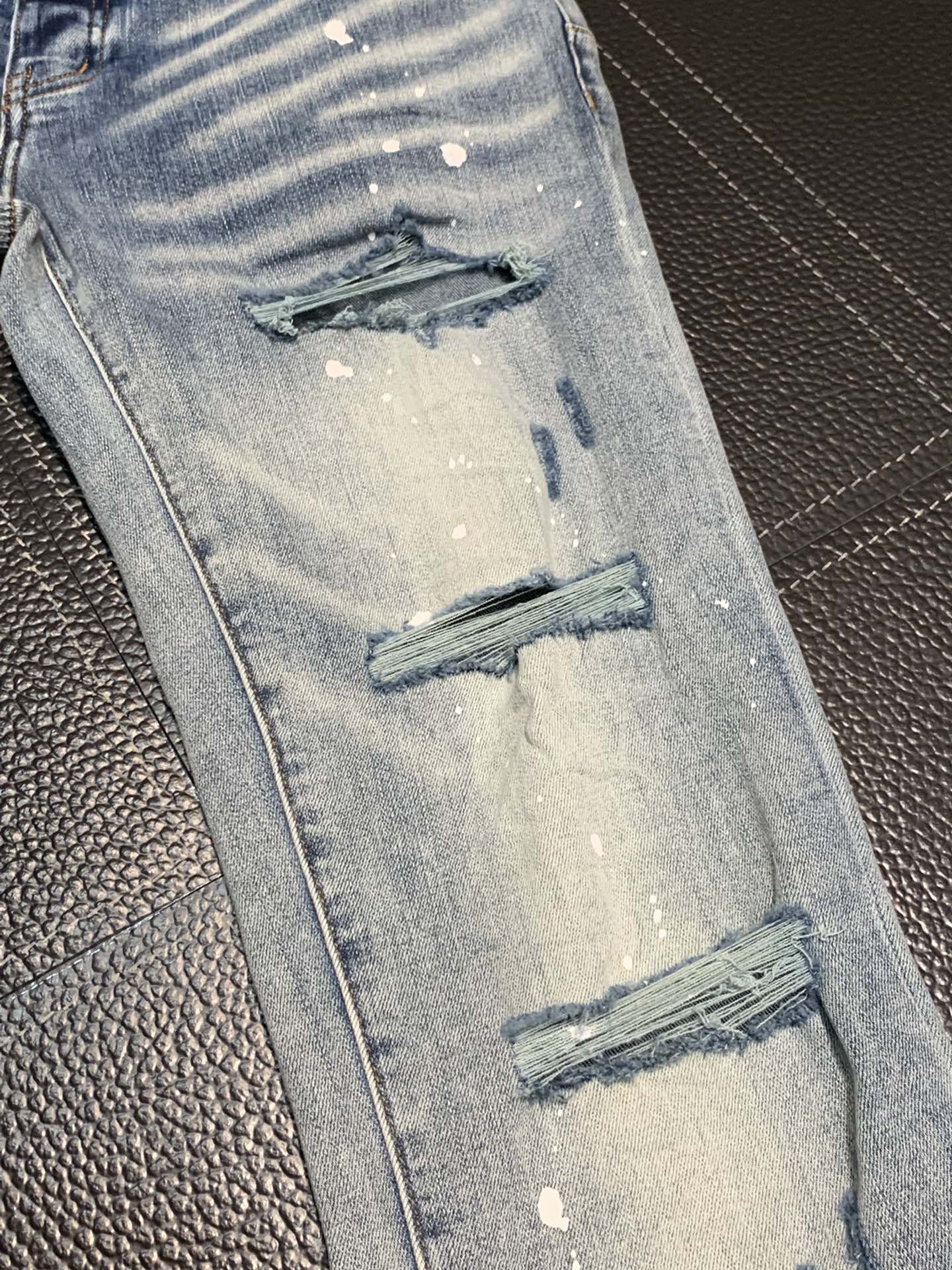  。PURPLE-BRAND 独家专供新款 休闲牛仔裤，高端版本！专柜 面料 透气舒适度高，细节无可挑剔