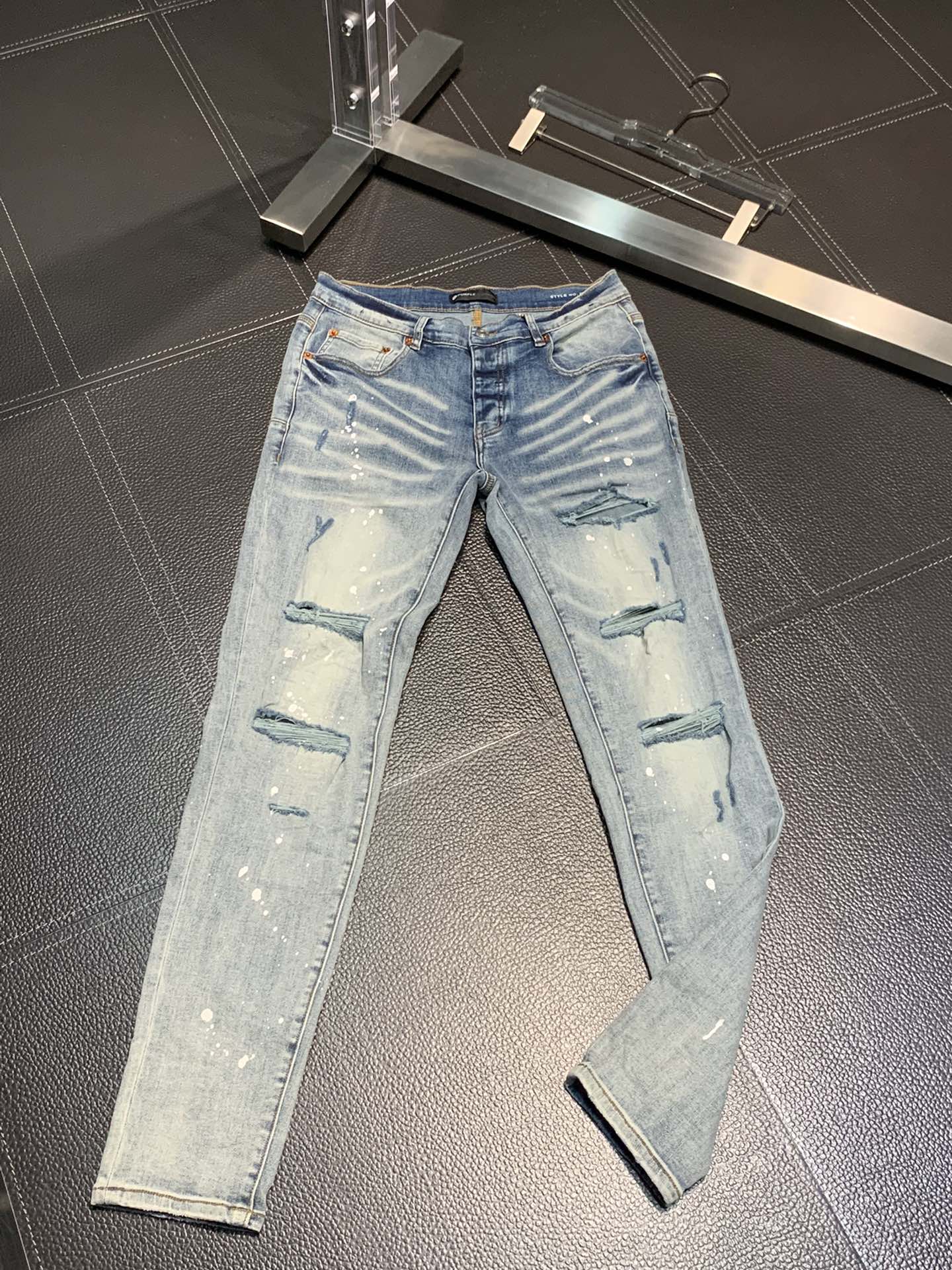  。PURPLE-BRAND 独家专供新款 休闲牛仔裤，高端版本！专柜 面料 透气舒适度高，细节无可挑剔