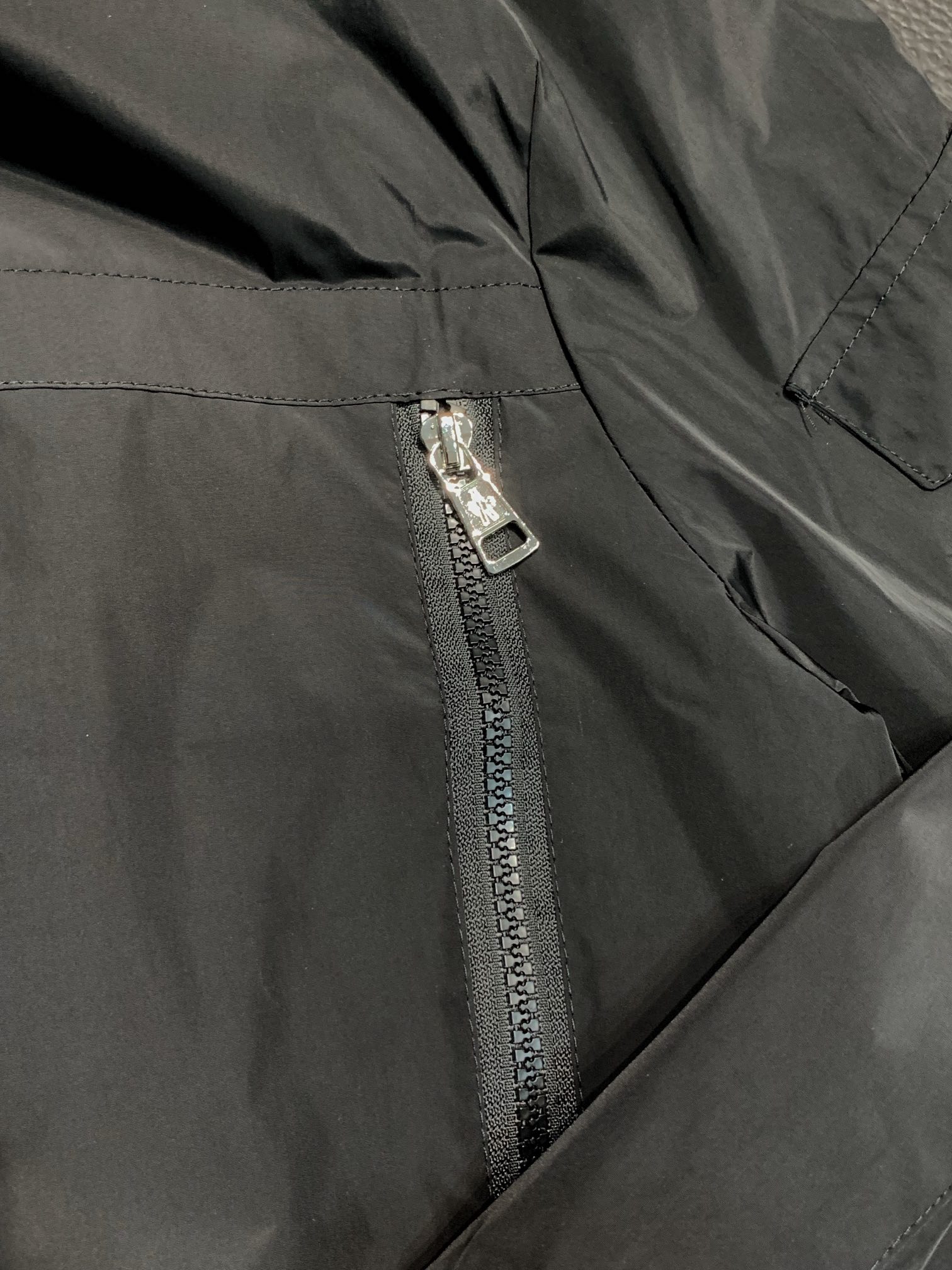 moncler蒙口独家专供最新四季时尚立领夹克休闲经典拉链外套经典设计感与颜值爆棚的外套品质更是无法挑剔