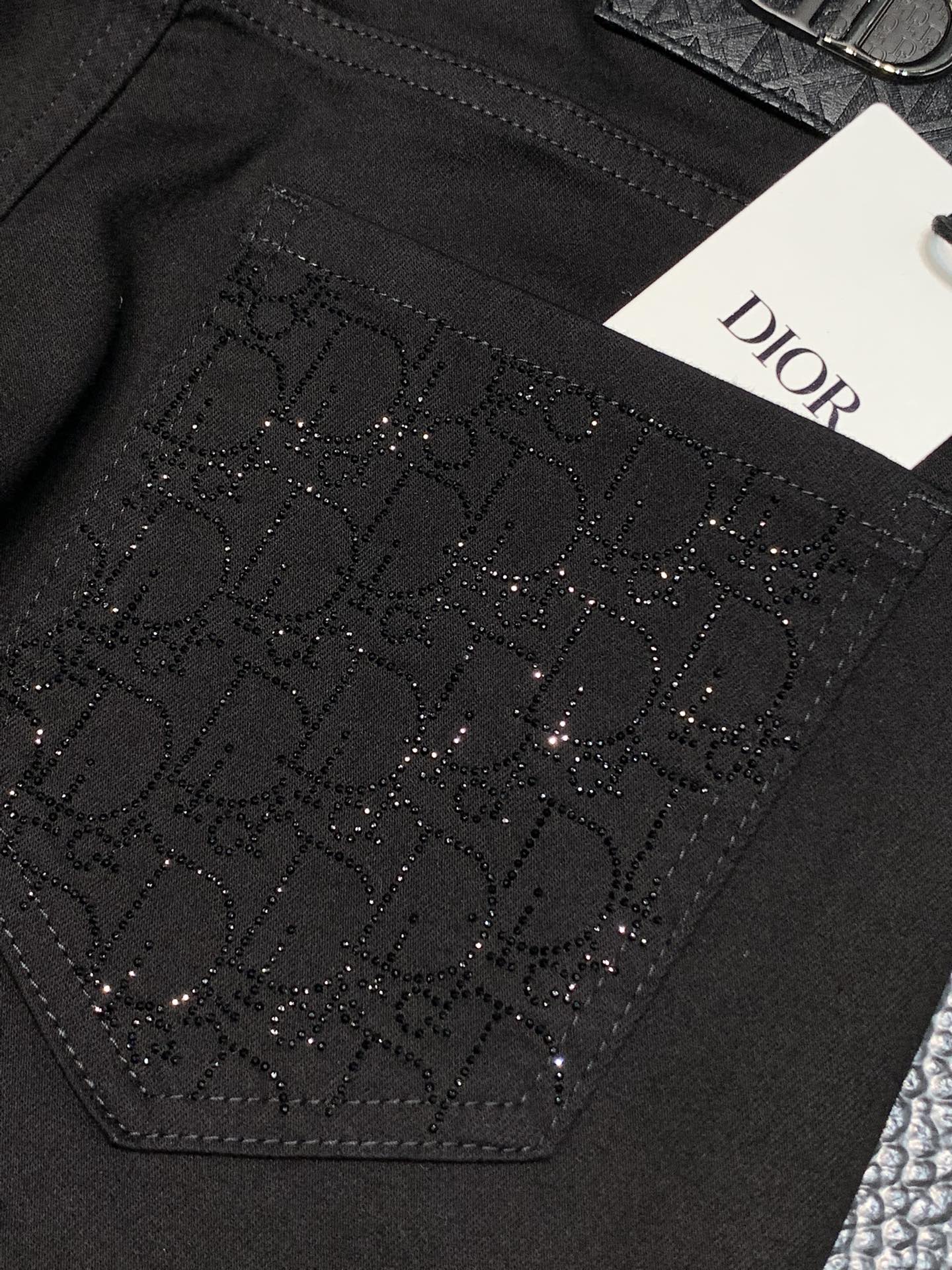 Dior迪奥独家专供新款休闲牛仔裤高端版本专柜定制面料透气舒适度高细节无可挑剔品牌元素设计理念体现高品质