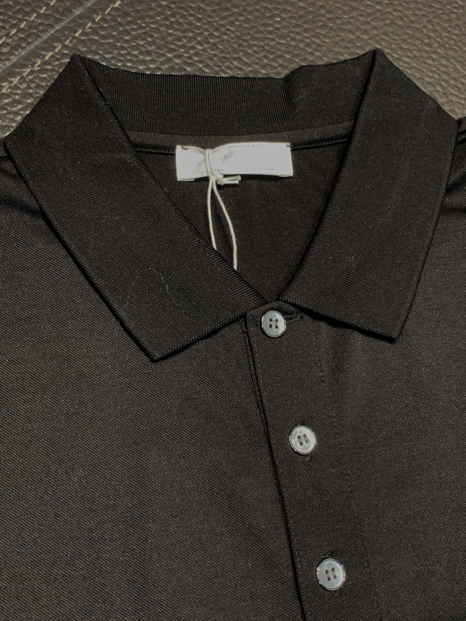 Prada普拉达独家专供新款原单男士休闲Polo短袖高端定制高版本时尚百搭爆款️️进口面料胸前logo图
