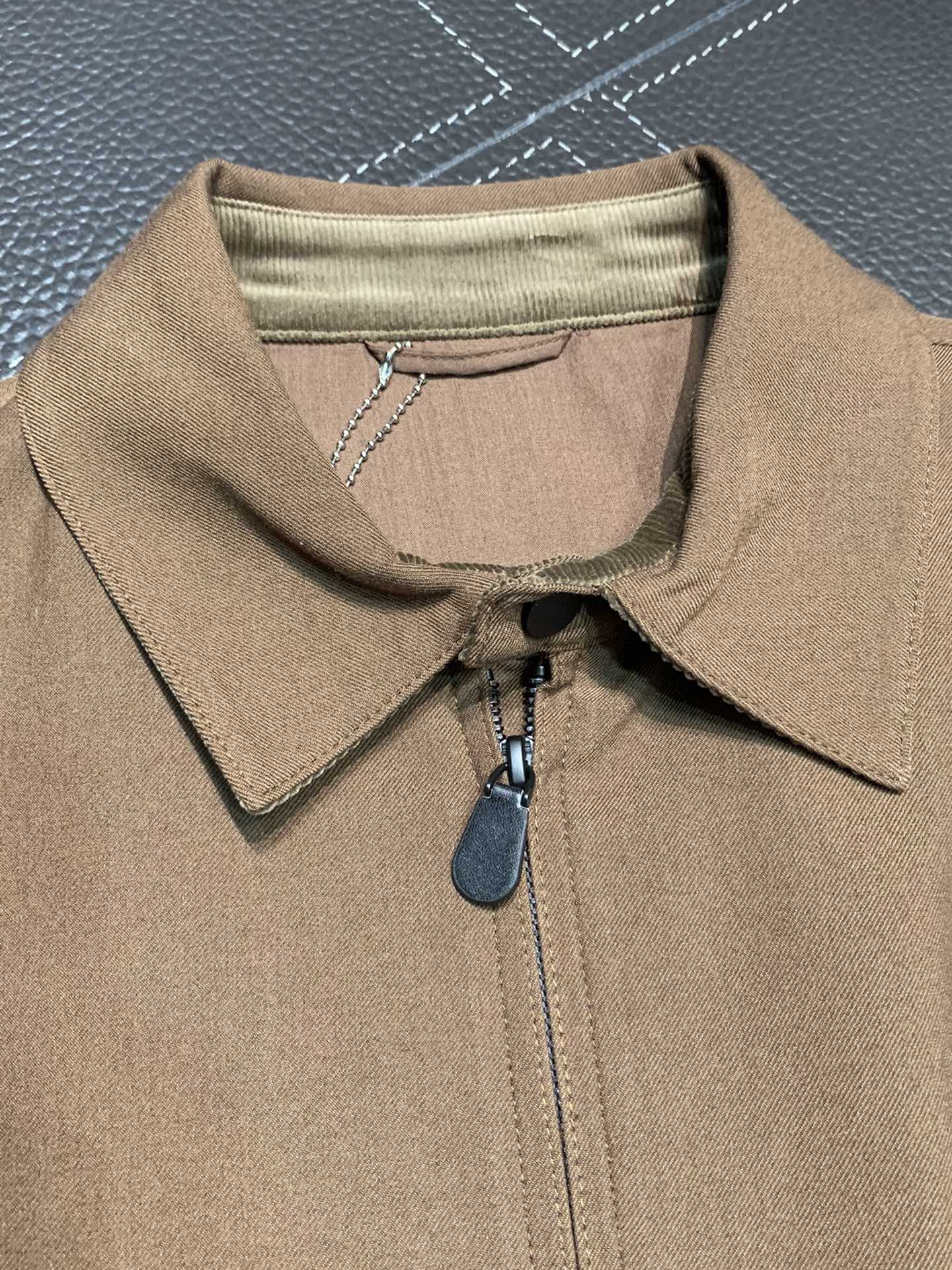 ZEGNA杰尼亚独家专供最新春秋时尚翻领夹克外套经典设计感与颜值爆棚的外套品质更是无法挑剔品控可以直接入