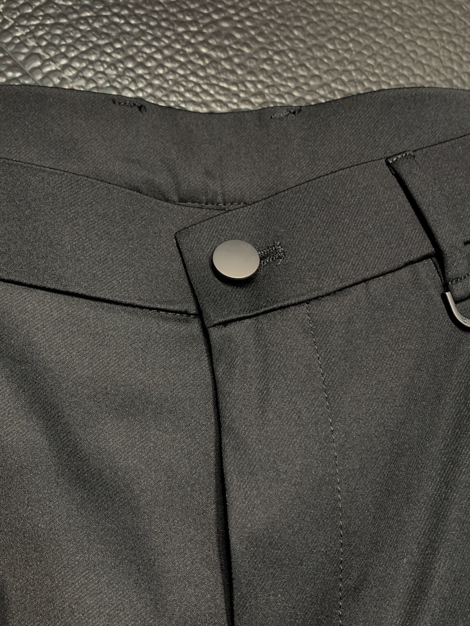 BBR巴宝莉独家专供新款休闲西裤高端版本！专柜定制面料透气舒适度高细节无可挑剔品牌元素设计理念体现高品质