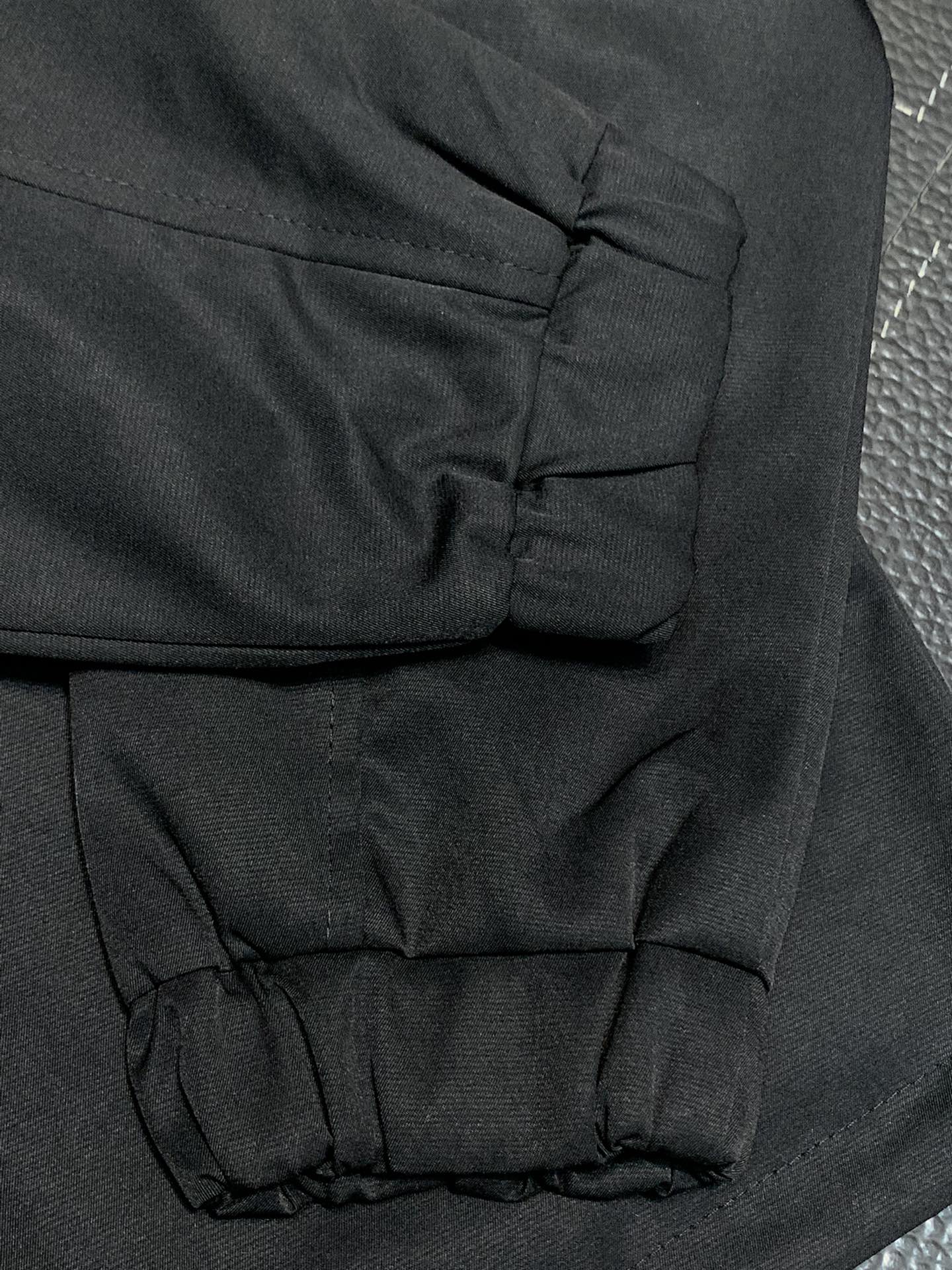 LV路易威登独家专供最新春秋时尚立领夹克经典设计感与颜值爆棚的外套品质更是无法挑剔品控可以直接入手不容过
