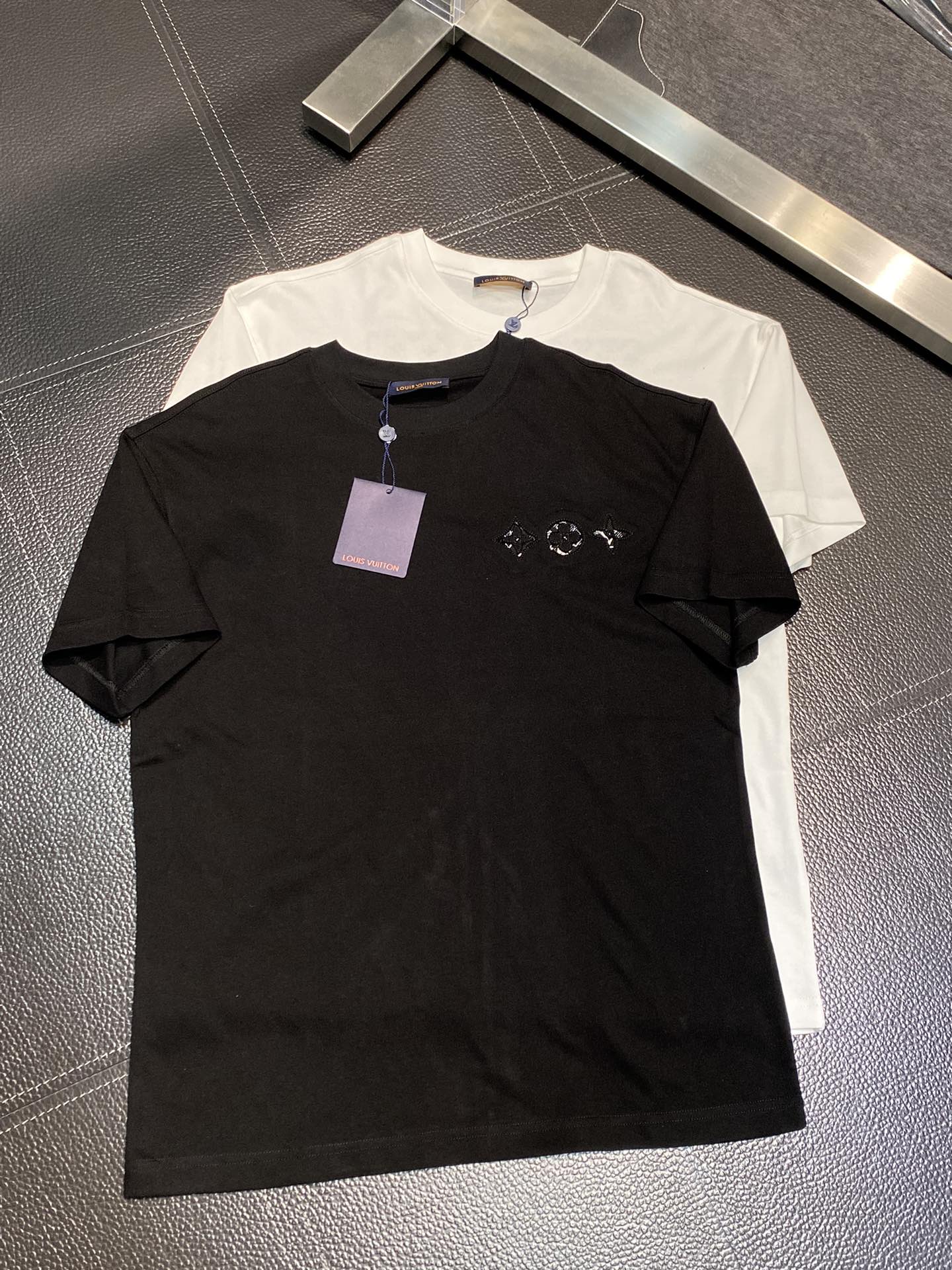 Louis Vuitton Clothing T-Shirt Men Fashion Short Sleeve