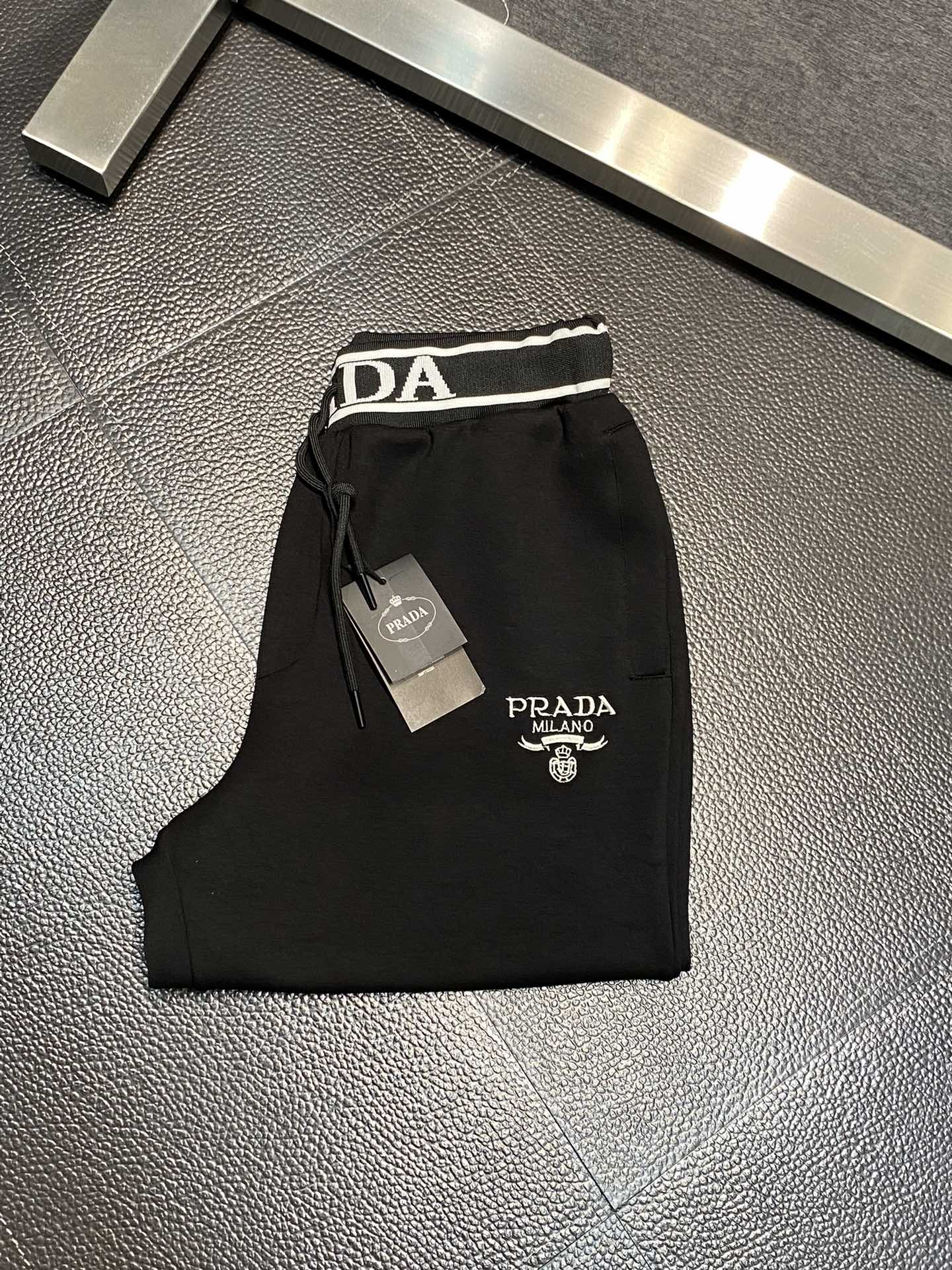 Prada Perfect
 Kleding Korte Broek Casual