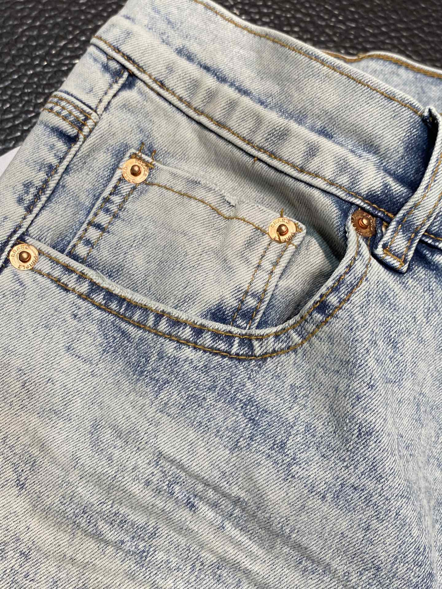  。PurPle Brand 独家专供新款 修身款 小直筒 牛仔裤，高端版本！专柜 面料 透气舒适度高，