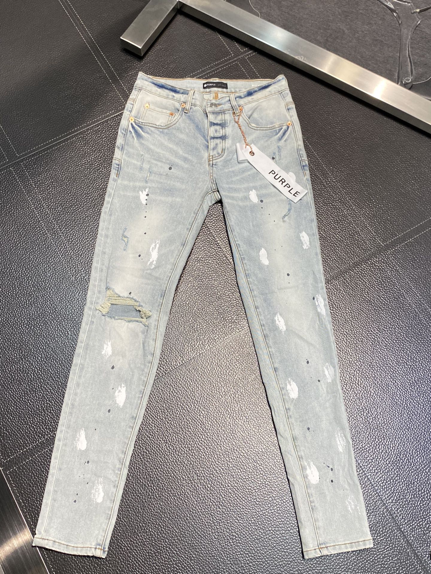  。PurPle Brand 独家专供新款 修身款 小直筒 牛仔裤，高端版本！专柜 面料 透气舒适度高，