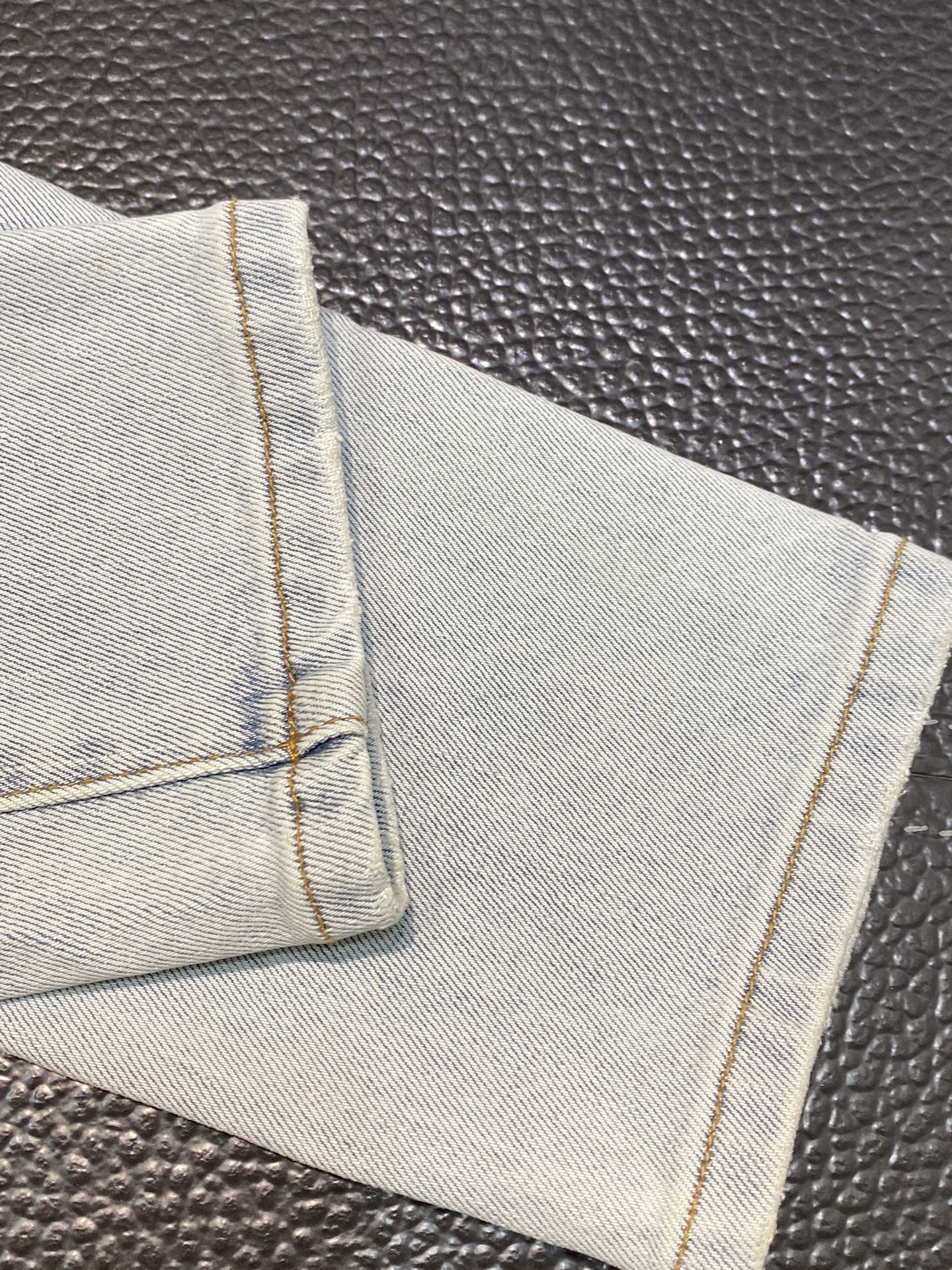  。PurPle Brand 独家专供新款 修身款 小直筒 牛仔裤，高端版本！专柜 面料 透气舒适度高，