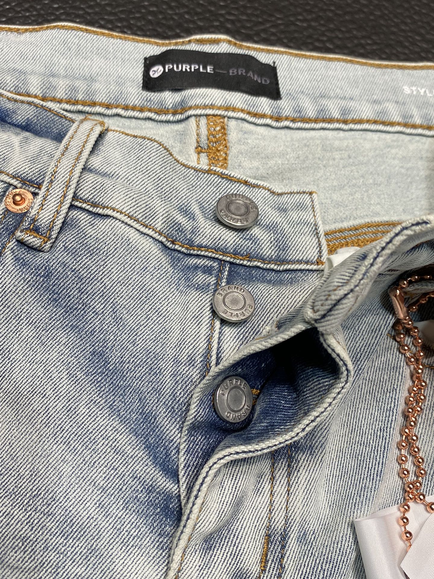  。PurPle Brand 独家专供新款 修身款 小直筒 牛仔裤，高端版本！专柜 面料 透气舒适度高，