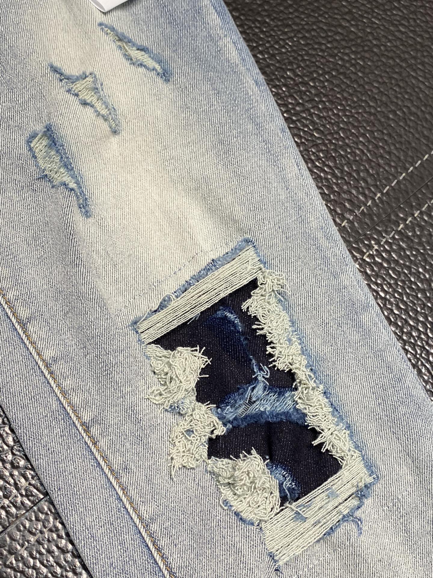  。PurPle Brand 独家专供新款 修身款 小直筒 牛仔裤，高端版本！专柜 面料 透气舒适度高，