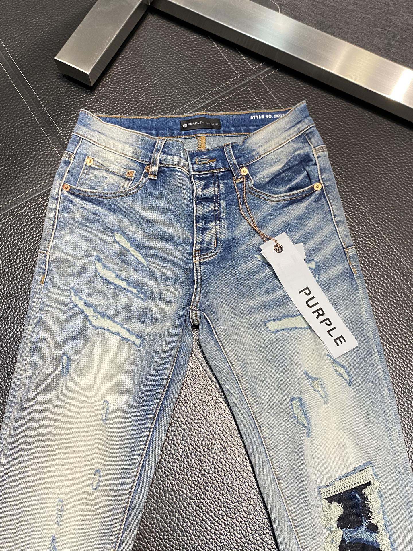  。PurPle Brand 独家专供新款 修身款 小直筒 牛仔裤，高端版本！专柜 面料 透气舒适度高，