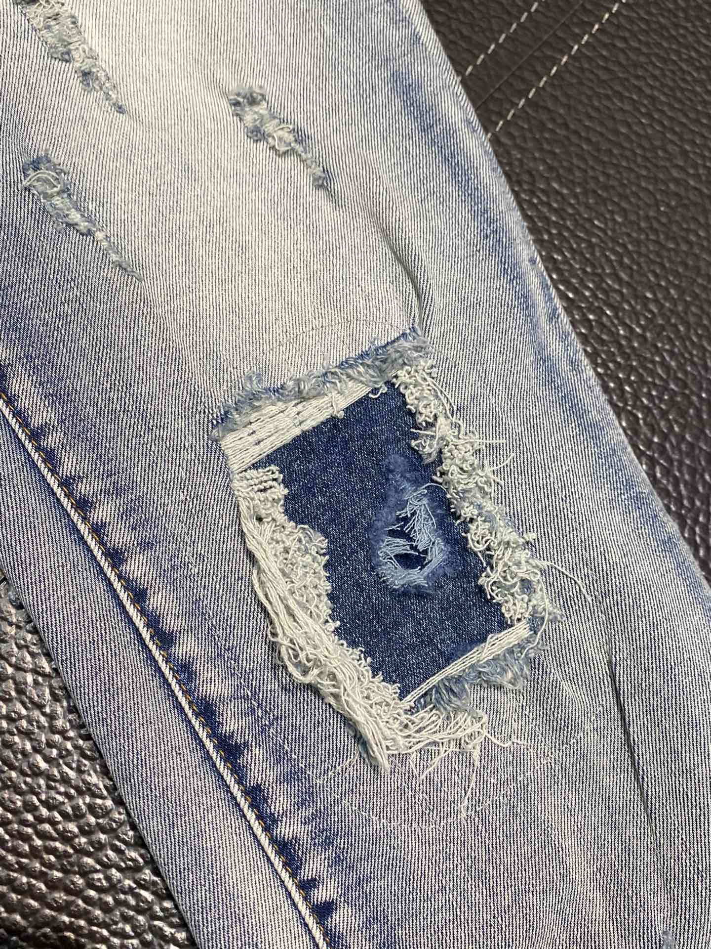  。PurPle Brand 独家专供新款 修身款 小直筒 牛仔裤，高端版本！专柜 面料 透气舒适度高，