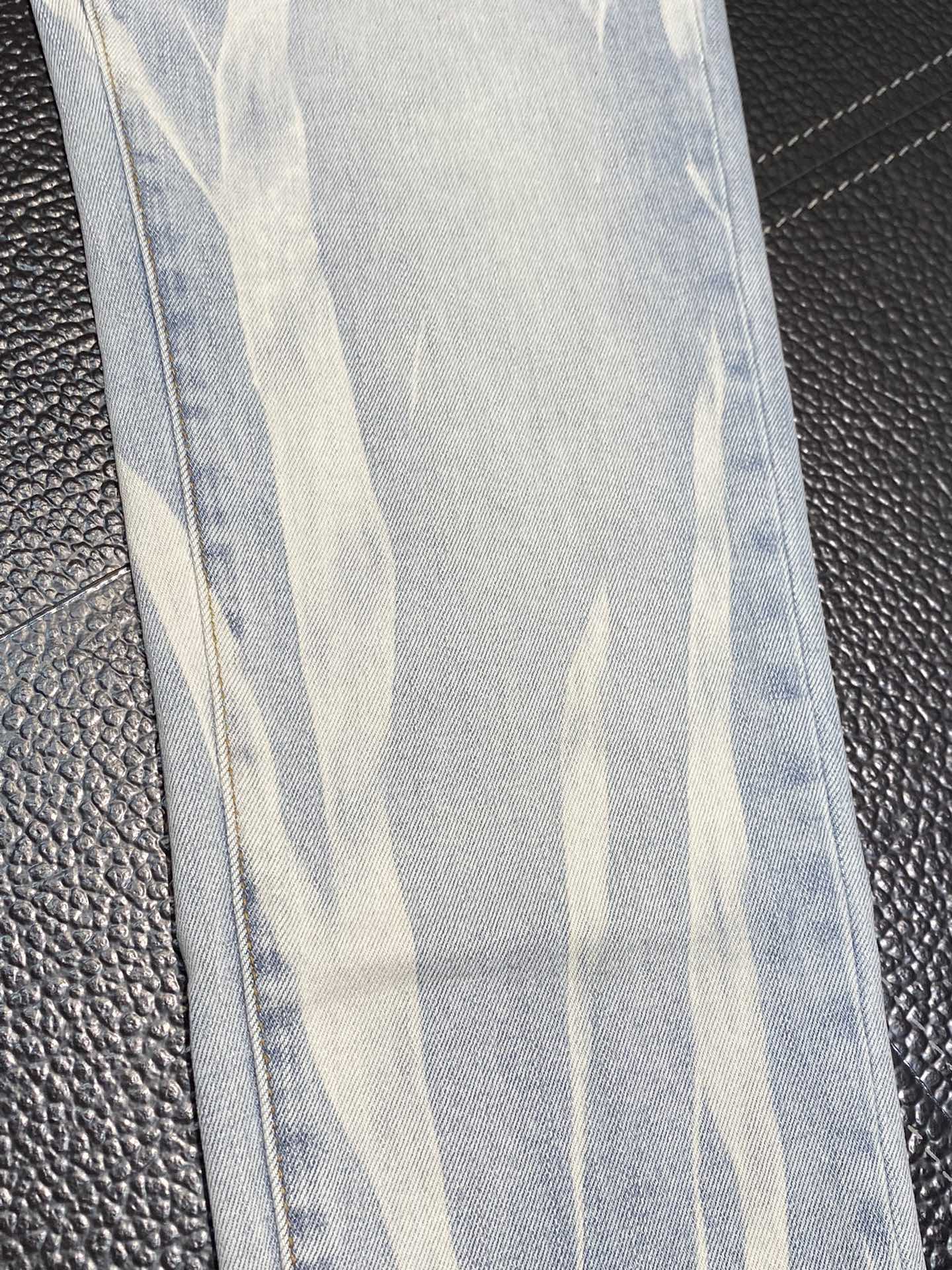  。PurPle Brand 独家专供新款 修身款 小直筒 牛仔裤，高端版本！专柜 面料 透气舒适度高，