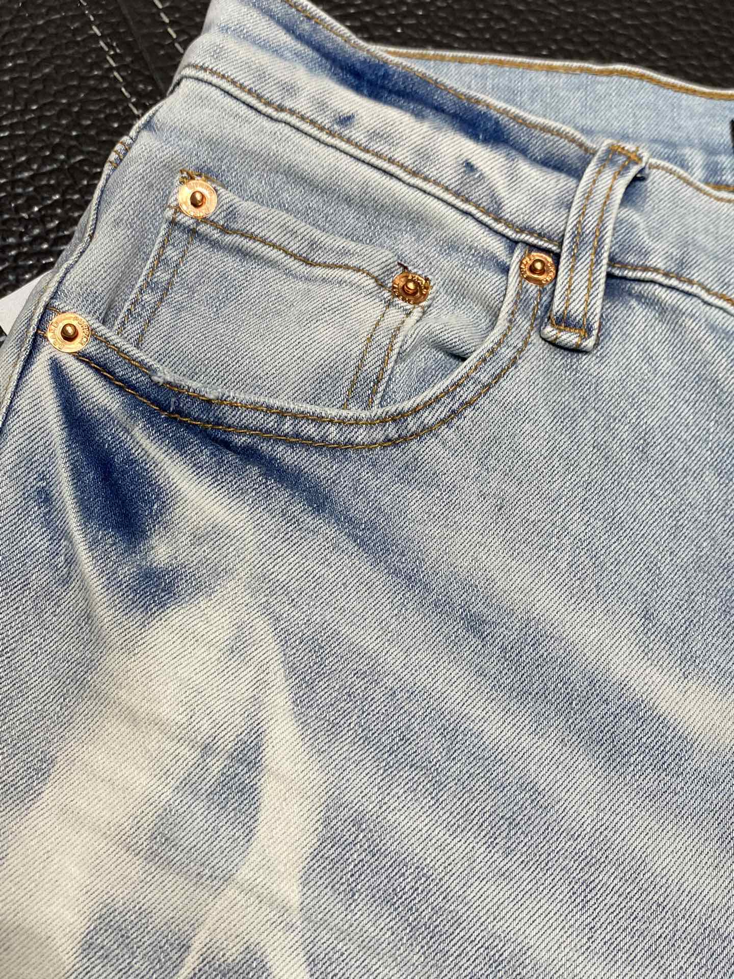  。PurPle Brand 独家专供新款 修身款 小直筒 牛仔裤，高端版本！专柜 面料 透气舒适度高，