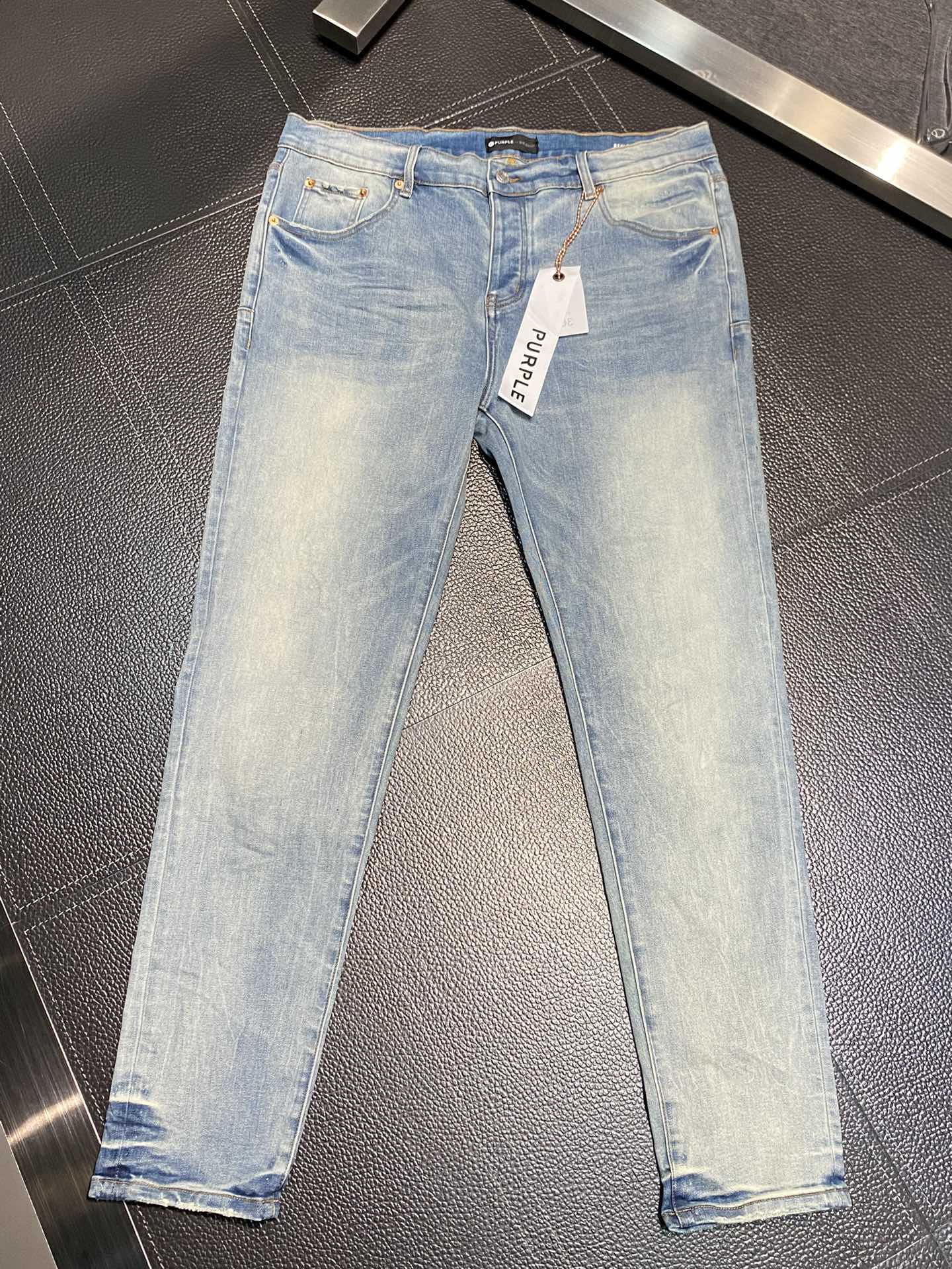  。PurPle Brand 独家专供新款 修身款 小直筒 牛仔裤，高端版本！专柜 面料 透气舒适度高，