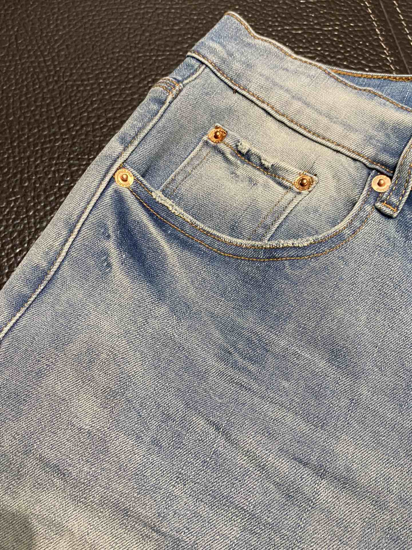  。PurPle Brand 独家专供新款 修身款 小直筒 牛仔裤，高端版本！专柜 面料 透气舒适度高，