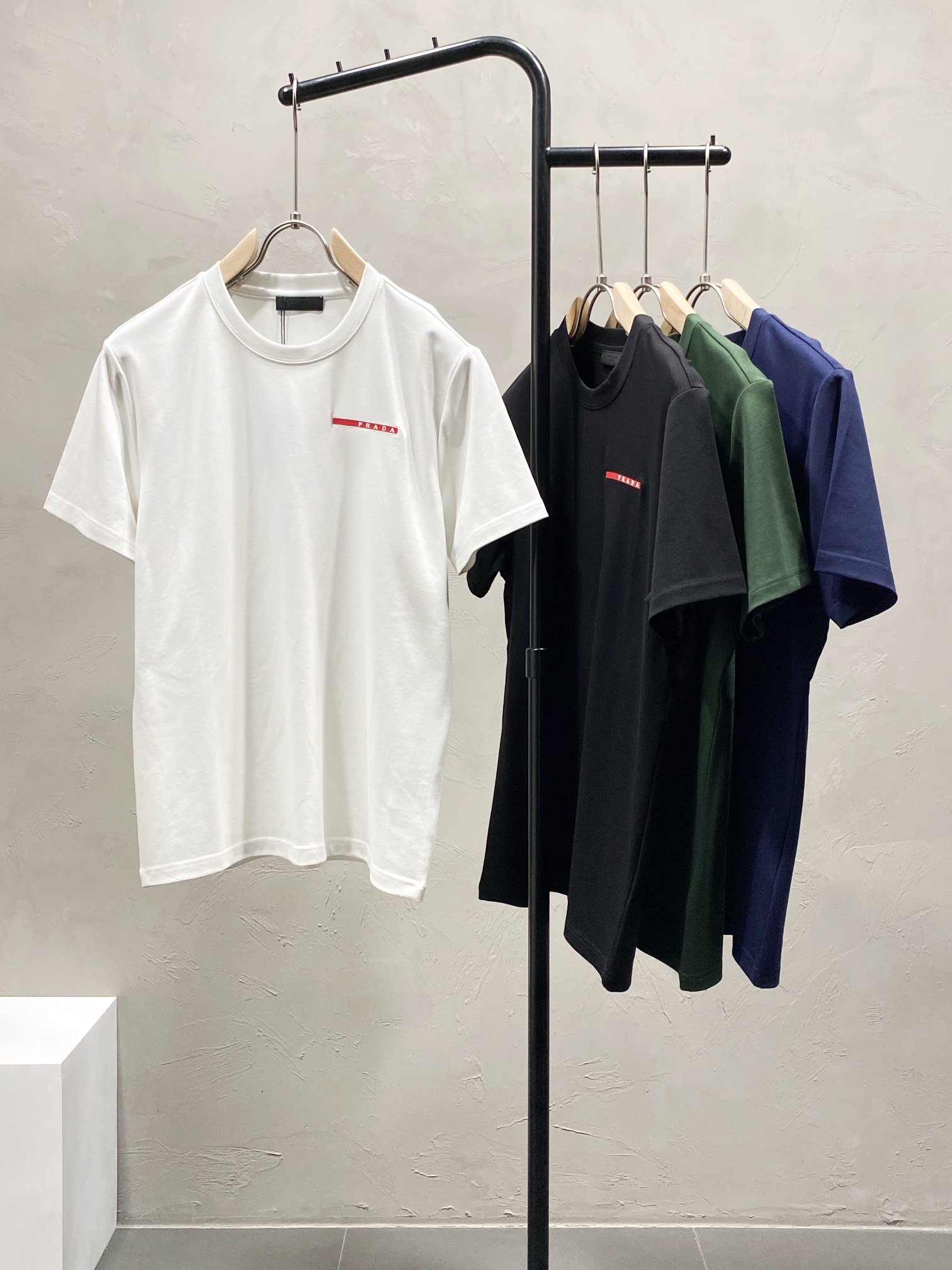 Prada Kleidung T-Shirt Männer Fashion Kurzarm