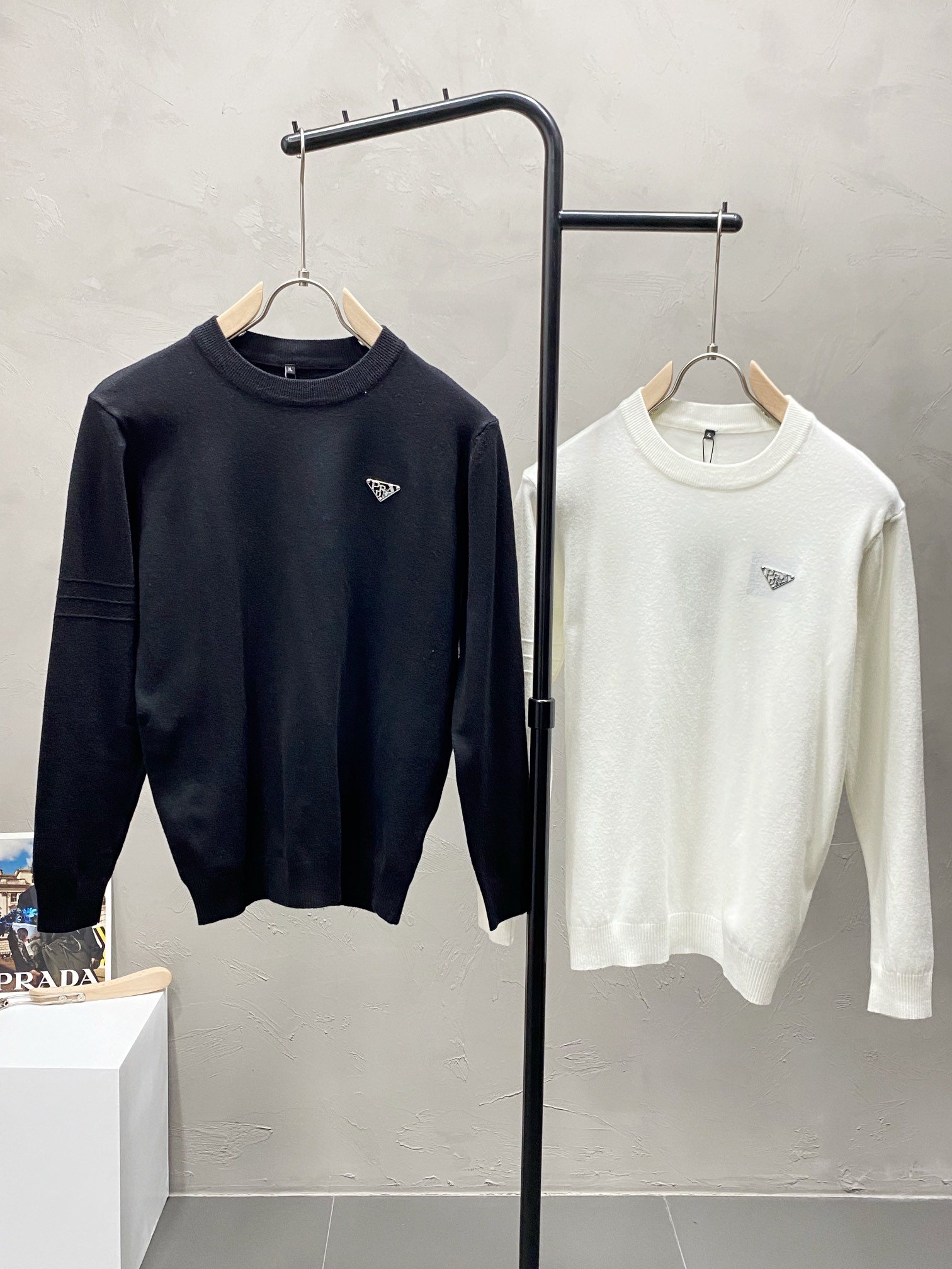 Prada Vêtements Pull En Tricot Sweatshirts Qualité parfaite
 Hommes Tricot Fashion Peu importe