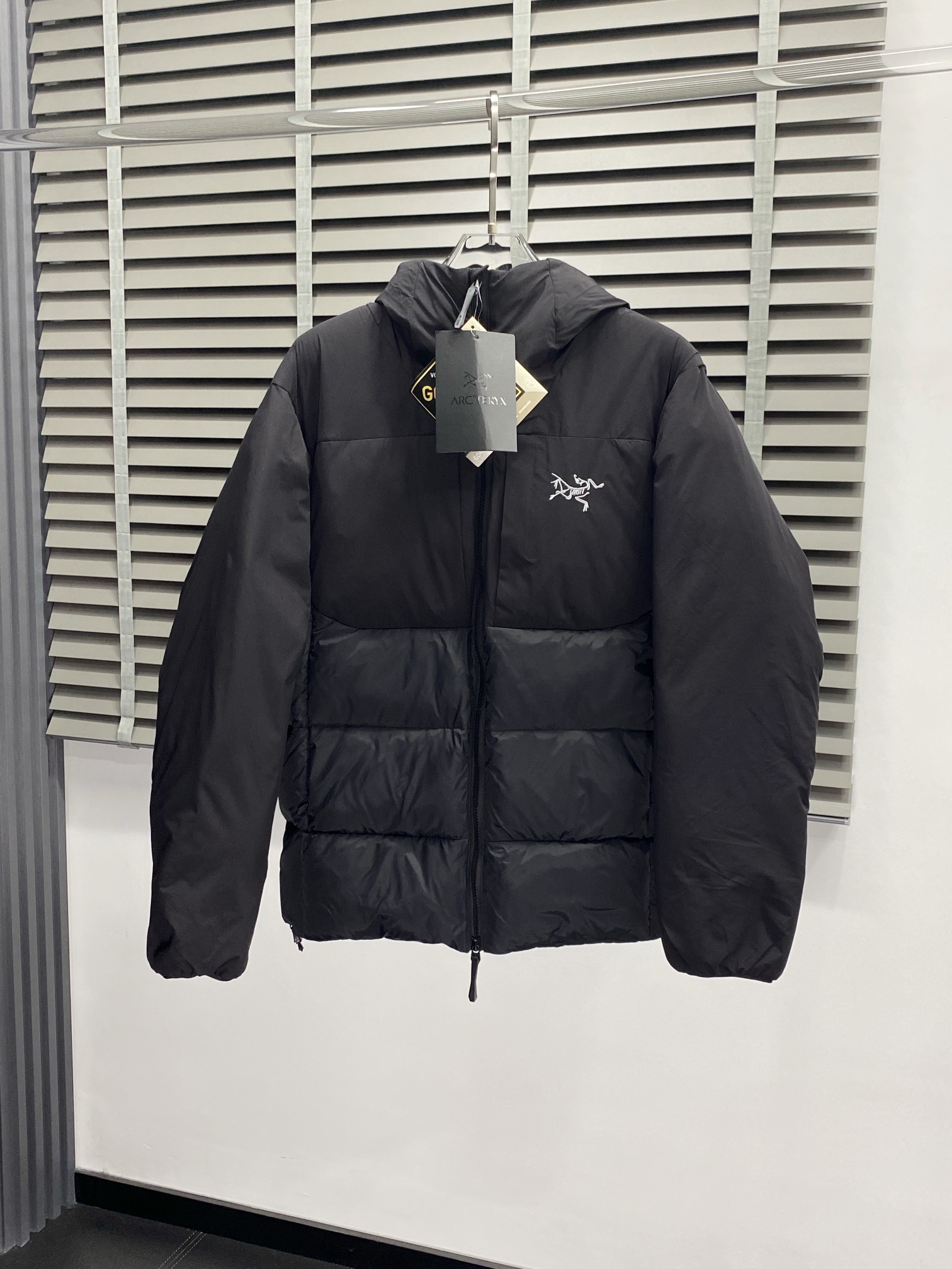 Arcteryx Kleding Bontmantel Wit Witte ganzendons Herfst/winter collectie Bovenzijde met capuchon