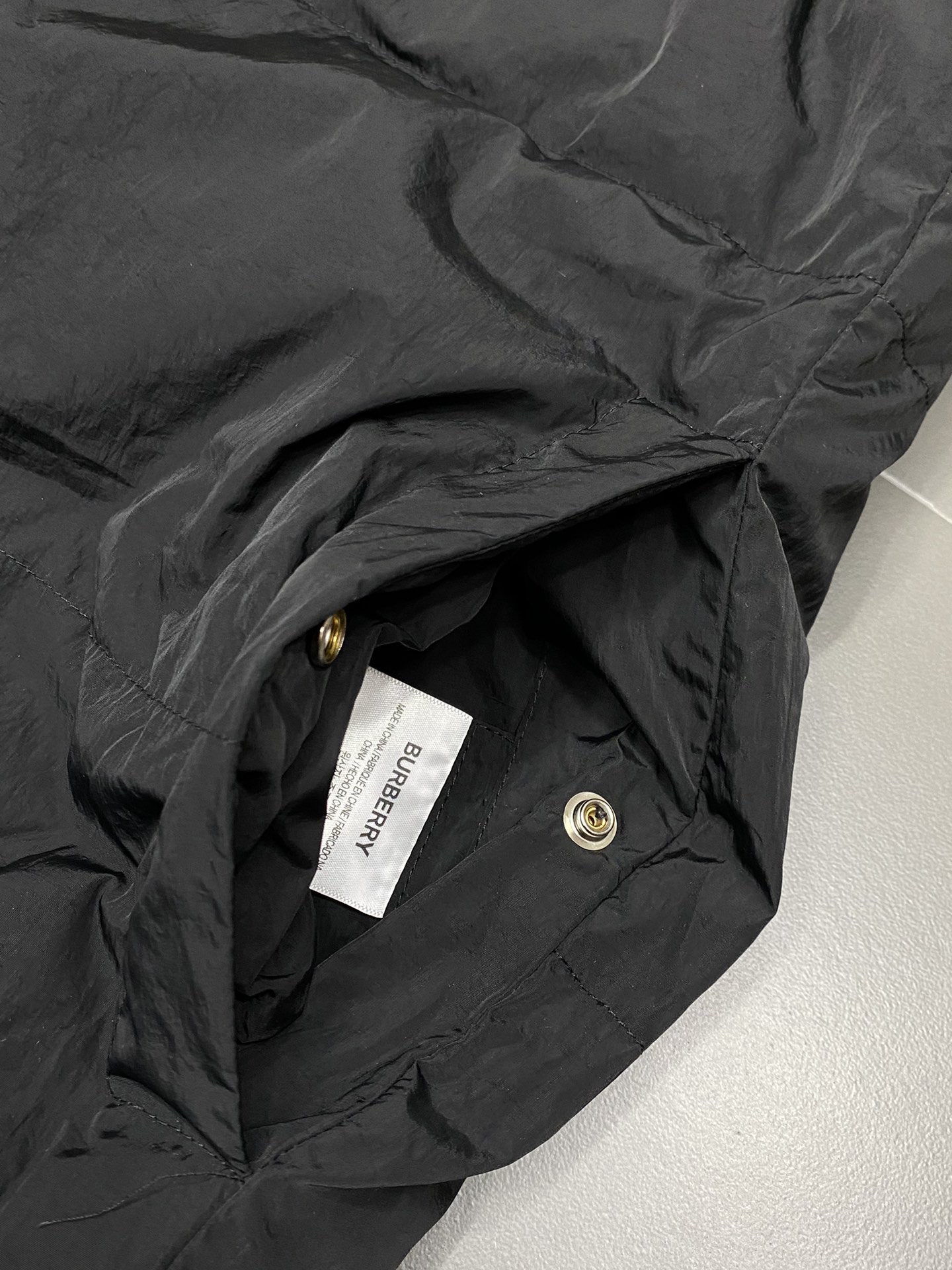 。羽绒服-Burberry巴宝莉💥独家专供秋冬新款高领羽绒马甲。双面穿设计。贸易公司渠道稀出，降温天气必