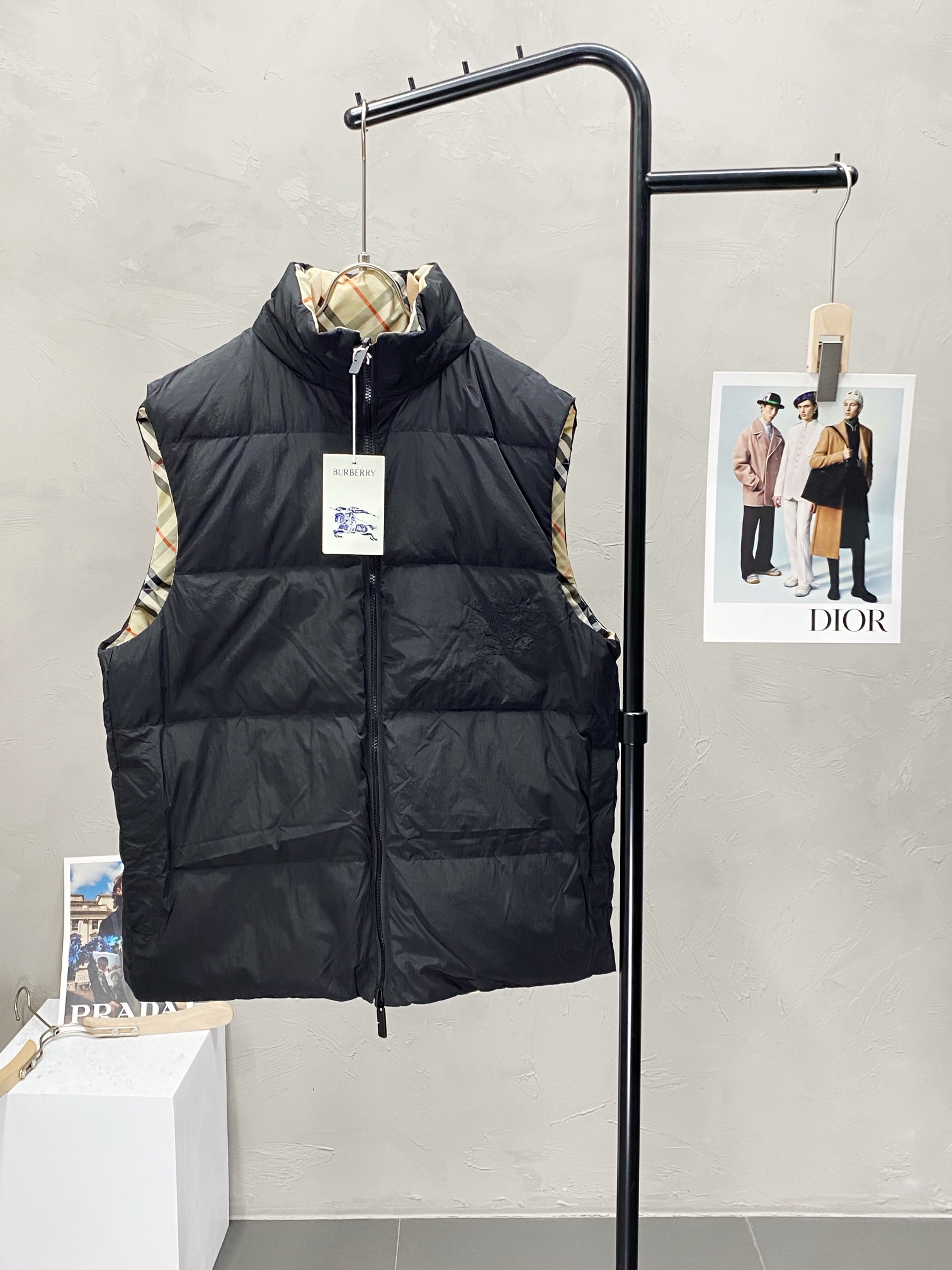 。羽绒服-Burberry巴宝莉💥独家专供秋冬新款高领羽绒马甲。双面穿设计。贸易公司渠道稀出，降温天气必