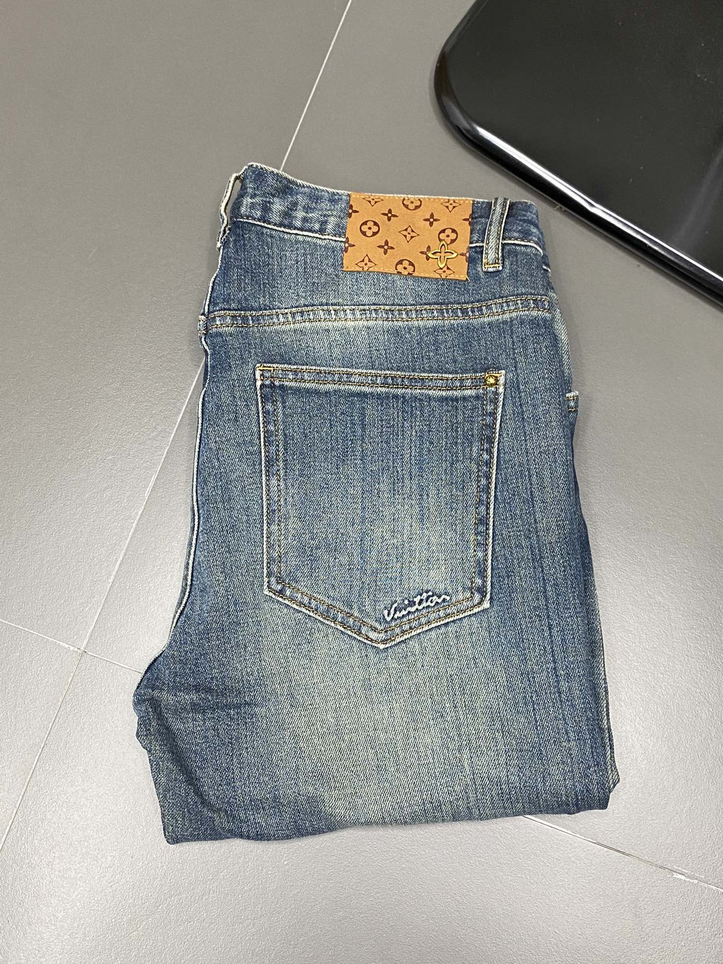  。Louis Vuitton路易威登💥独家专供新款 牛仔裤👖高端版本！专柜 面料 透气舒适度高，细节无