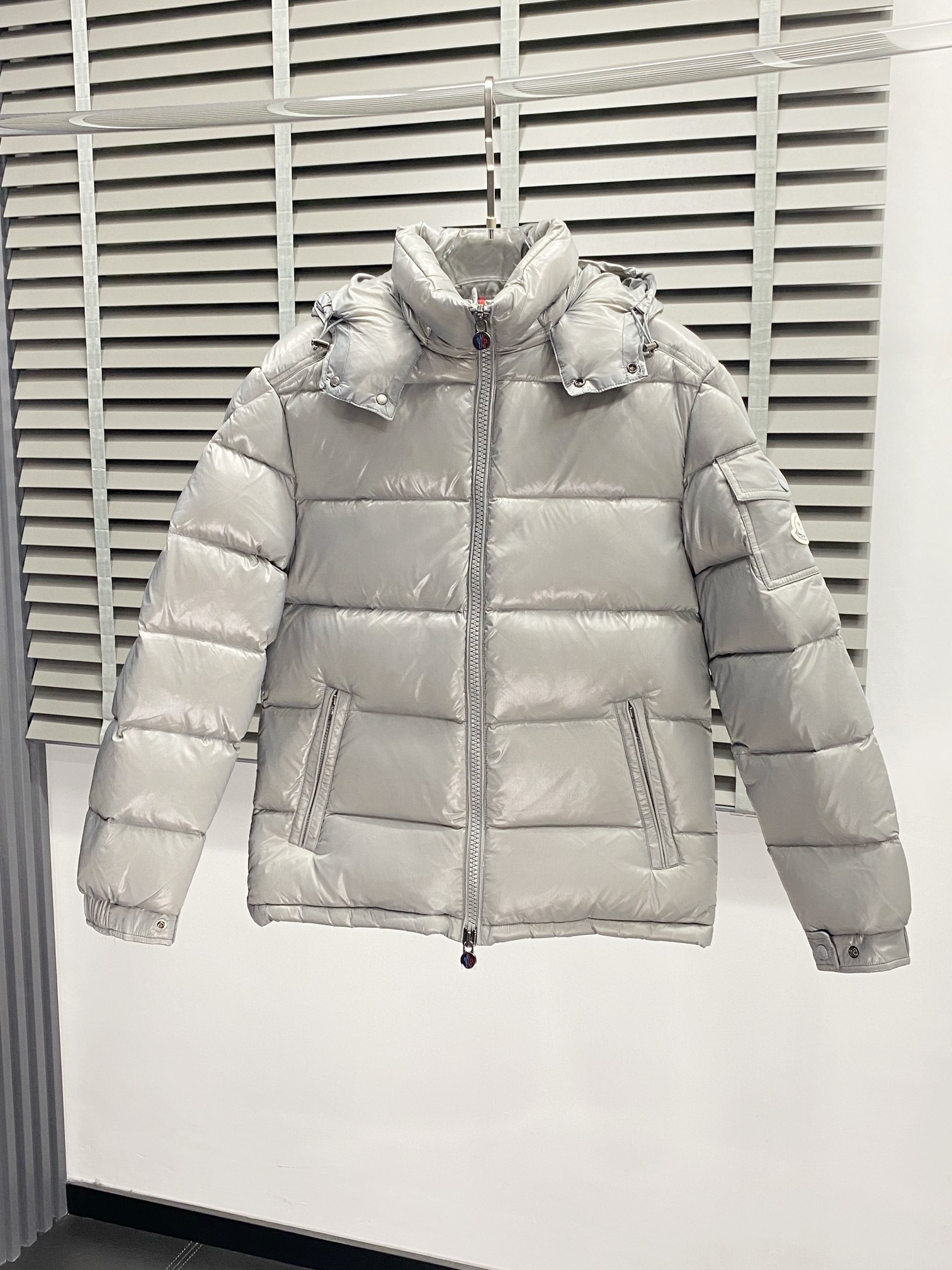 。羽绒服- Moncler蒙口💥独家专供秋冬新款羽绒服。贸易公司渠道稀出，降温天气必备的保暖单品，不论是