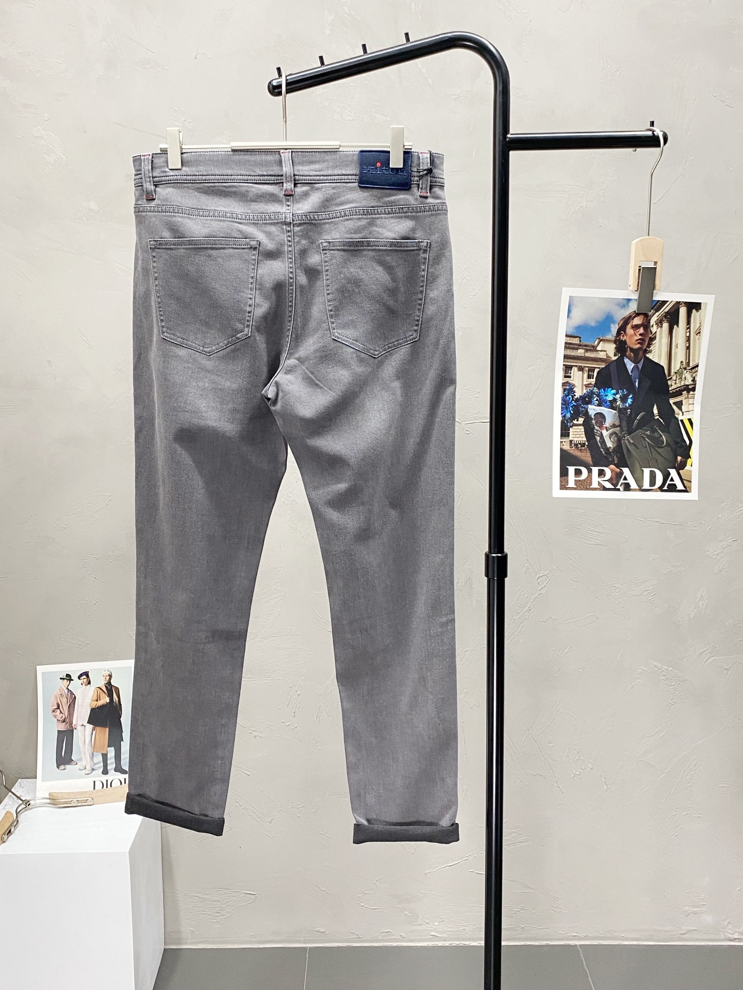  。KITON💥独家专供新款👖休闲牛仔裤 高端版本！专柜 面料 透气舒适度高，细节无可挑剔，品牌元素设计