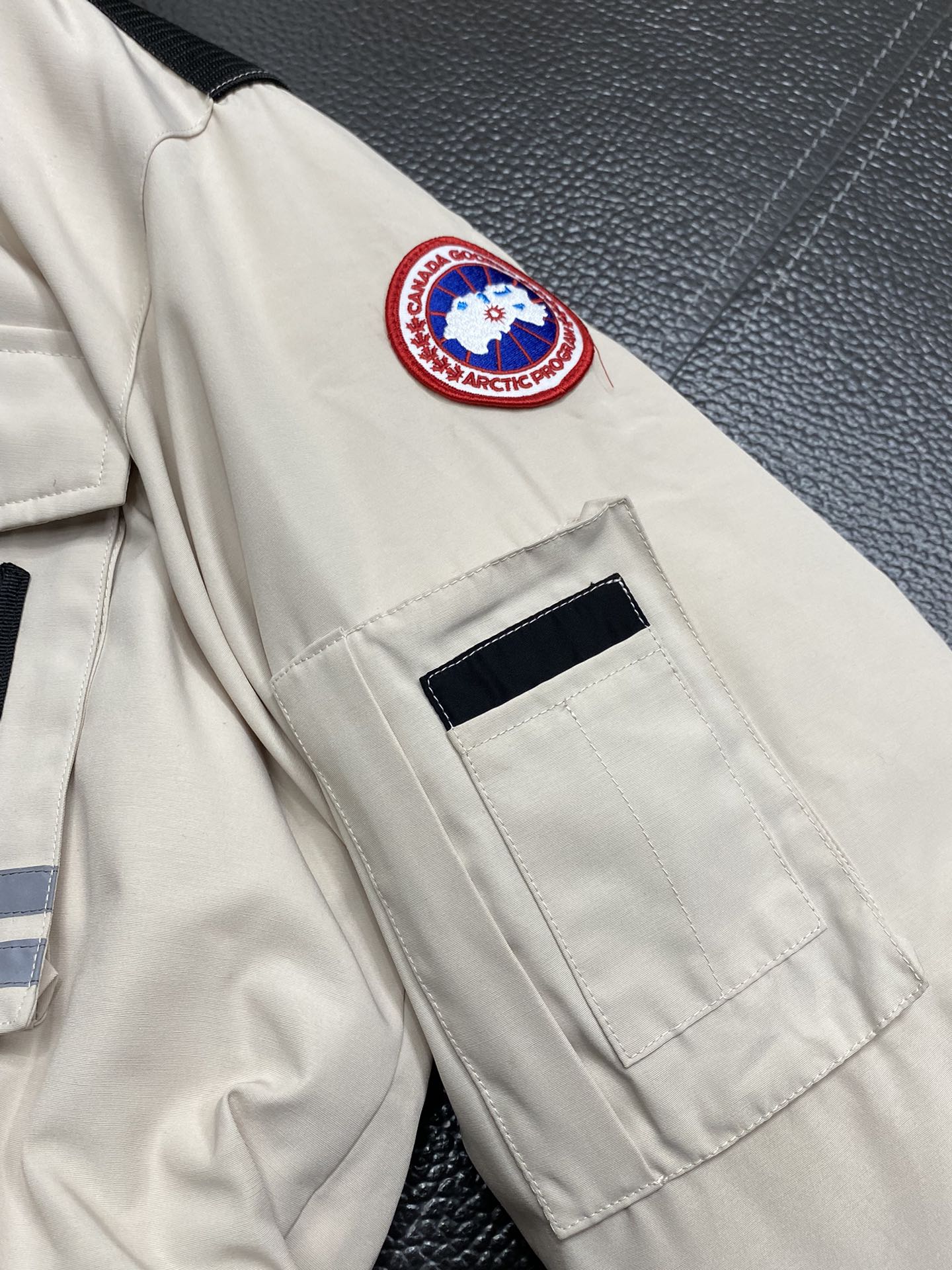 。羽绒服-Canada Goose加拿大鹅💥独家专供秋冬新款羽绒服夹克。贸易公司渠道稀出，降温天气必备的