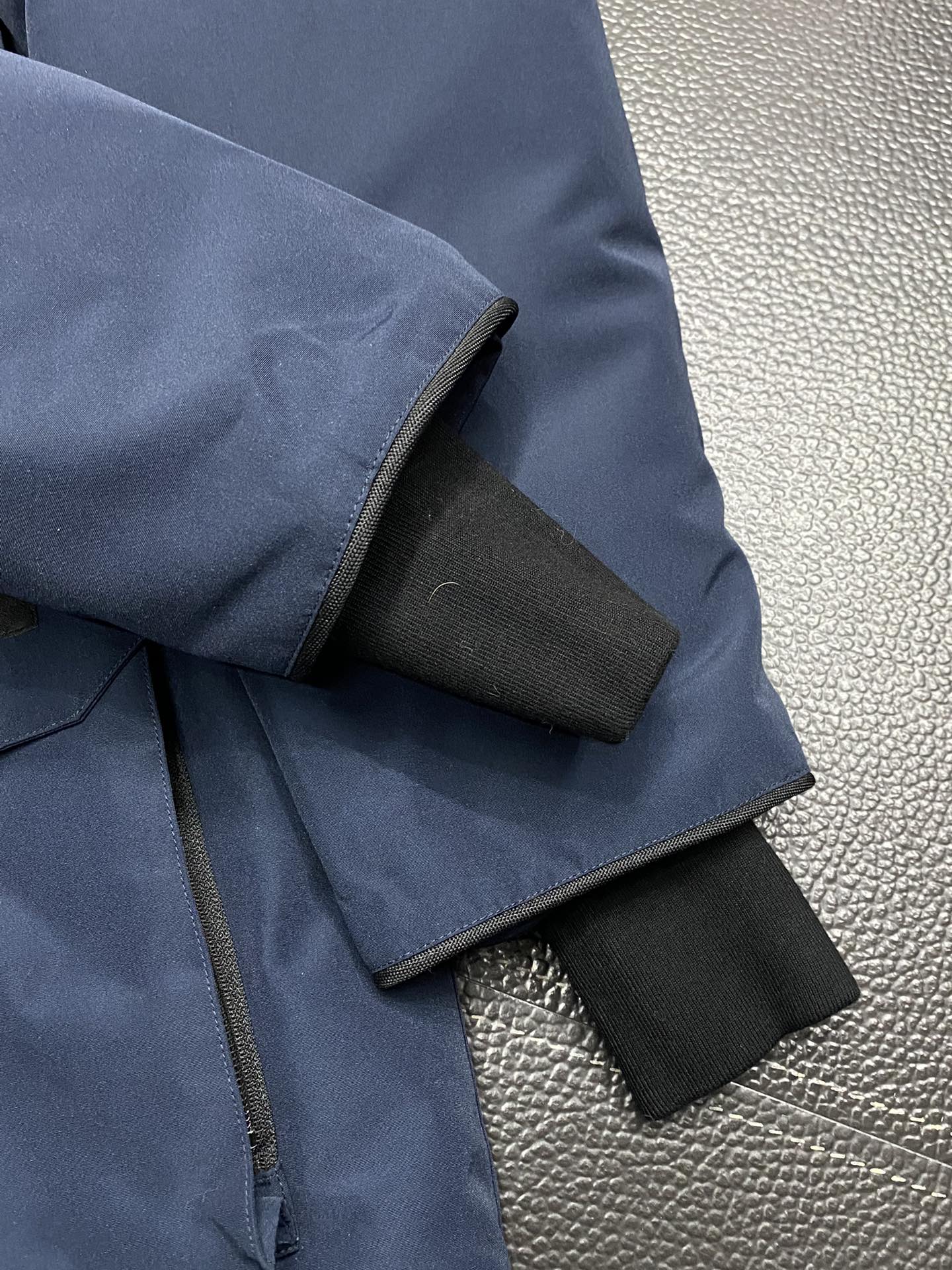 。羽绒服-Canada Goose加拿大鹅💥独家专供秋冬新款羽绒服夹克。贸易公司渠道稀出，降温天气必备的