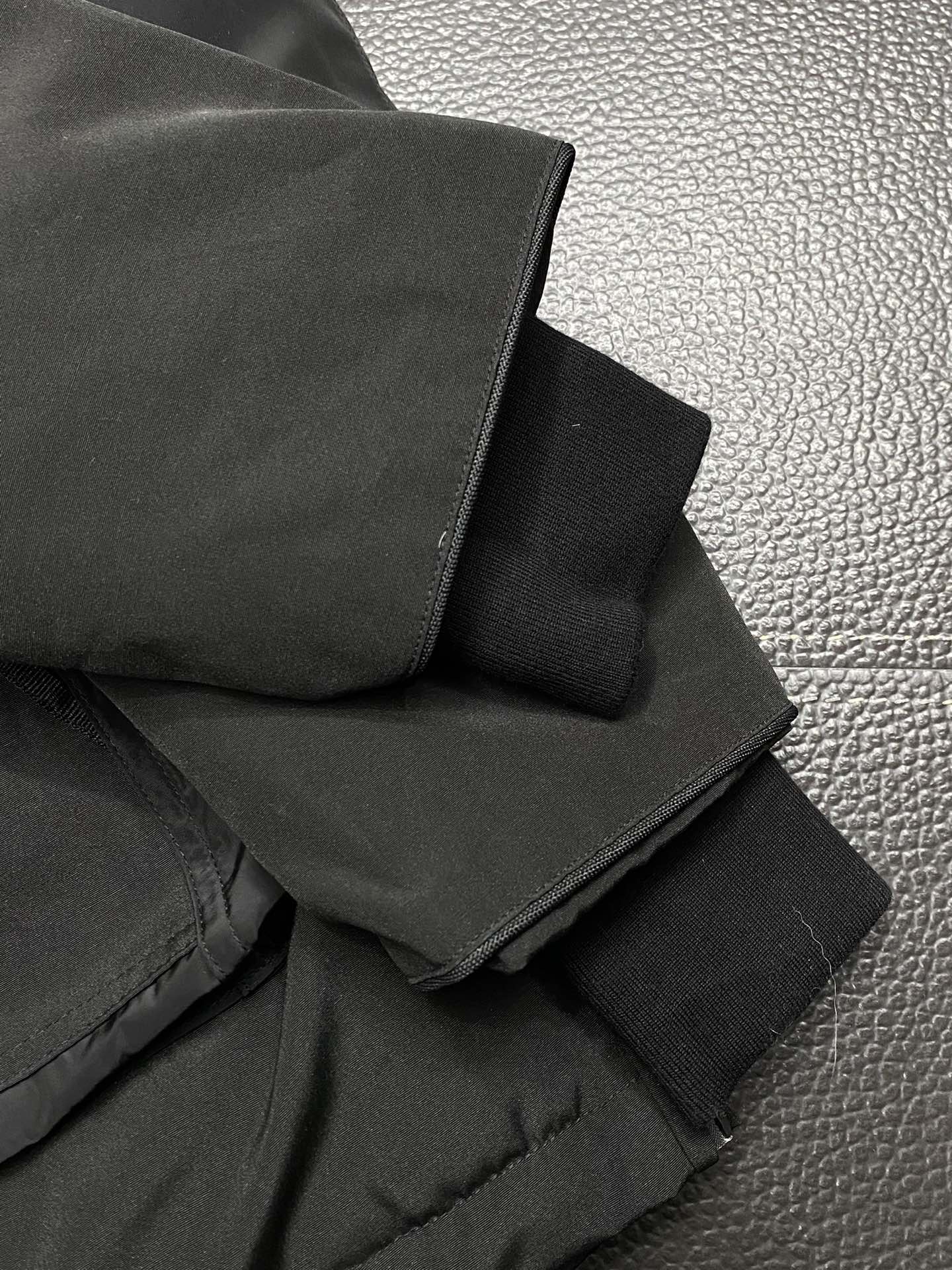 。羽绒服-Canada Goose加拿大鹅💥独家专供秋冬新款羽绒服夹克。贸易公司渠道稀出，降温天气必备的