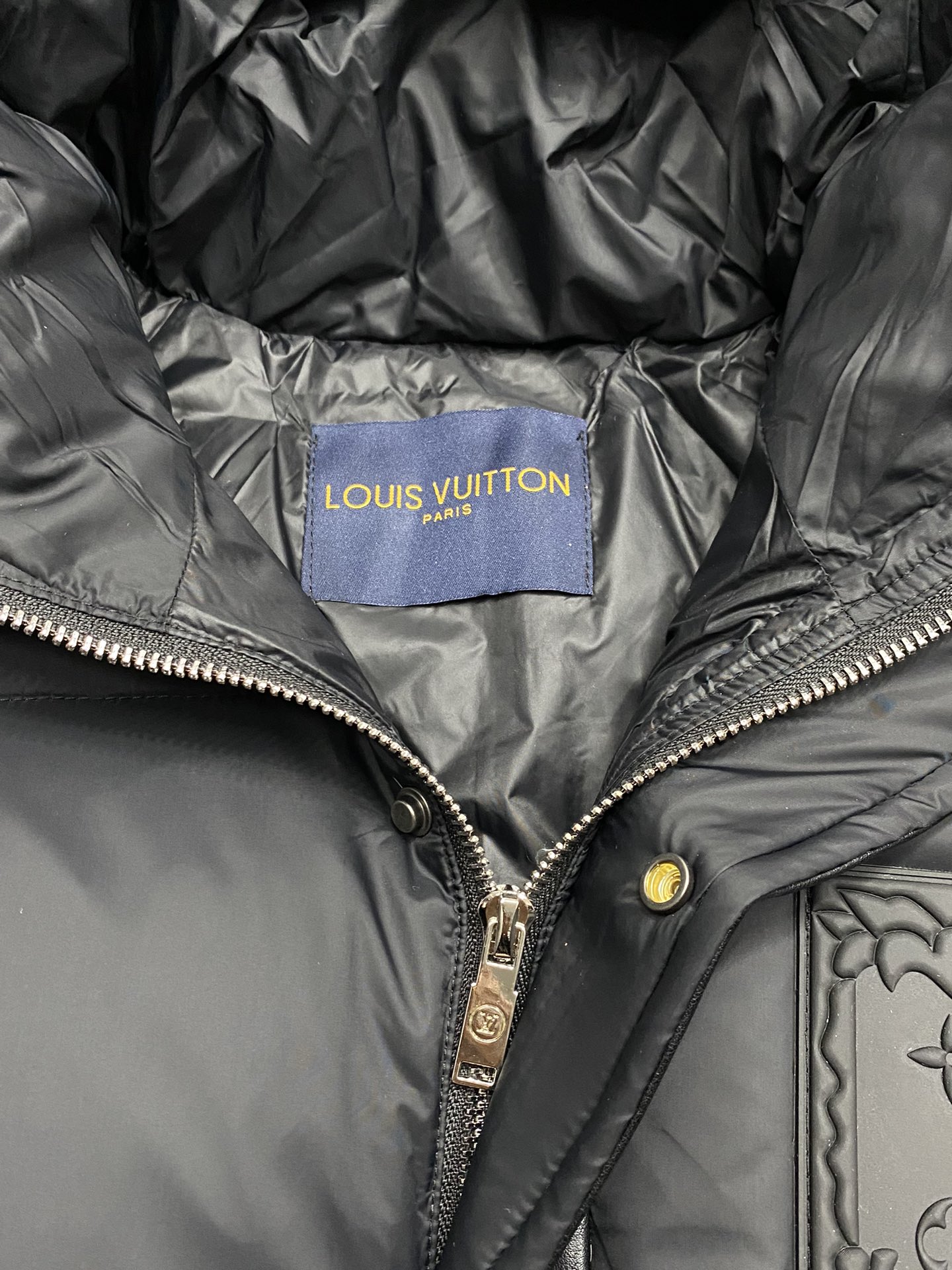 羽绒服-LouisVuitton路易威登独家专供最新时尚秋冬连帽羽绒服经典设计感与颜值爆棚的外套品质更是