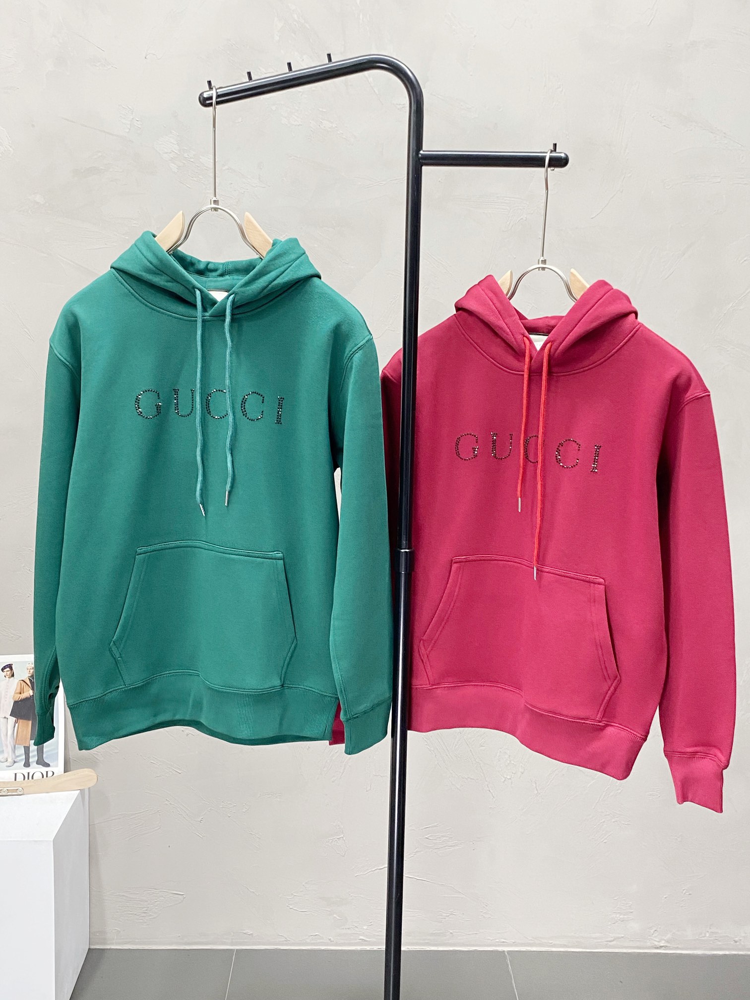 NO:490763,.Gucci exclusively offers new original single men's casual hooded sweatshirt with velvet plush thickened high-end customization high-version fashionable and versatile original imported fabric neckline hem logo pattern design super soft and delicate touch, skin-friendly and comfortable to wear high-end boutique OEM factory fine-made top body very good Men's essential items complete three standards Size 46-58,,gucci,gucci,hoodie,sweatshirts,hats,alexander wang19860909.Gucci古驰独家专供新款原单男士休闲连帽卫衣 加绒加厚 高端定制 高版本 时尚百搭爆款原版进口面料 领口衣摆 logo图案设计 手感超柔软细腻 穿着亲肤舒适 高端精品 代工厂精细做上身非常赞 男士必备单品 三标齐全 尺码46-58,,gucci,gucci,hoodie,sweatshirts,hats,alexander wang,Men's clothing