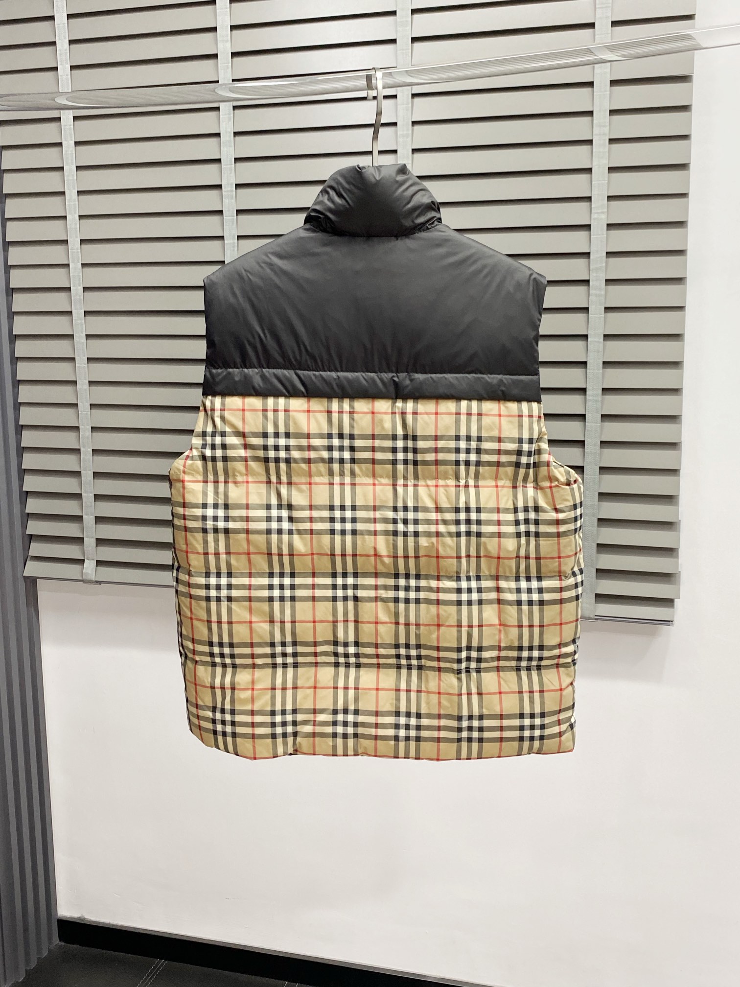 。羽绒服- Burberry巴宝莉💥独家专供秋冬新款高领羽绒马甲。双面穿设计。贸易公司渠道稀出，降温天气