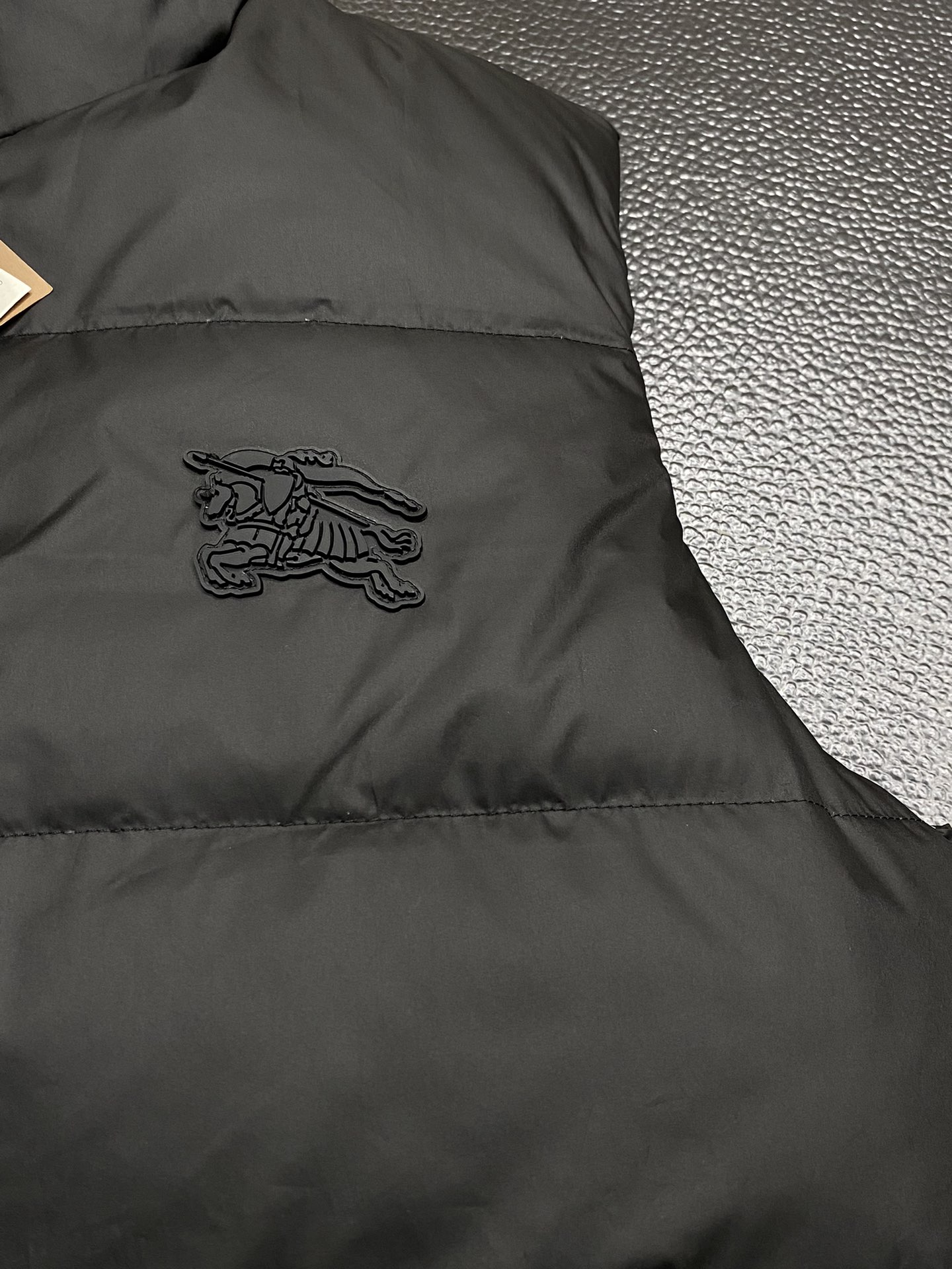 。羽绒服- Burberry巴宝莉💥独家专供秋冬新款高领羽绒马甲。双面穿设计。贸易公司渠道稀出，降温天气