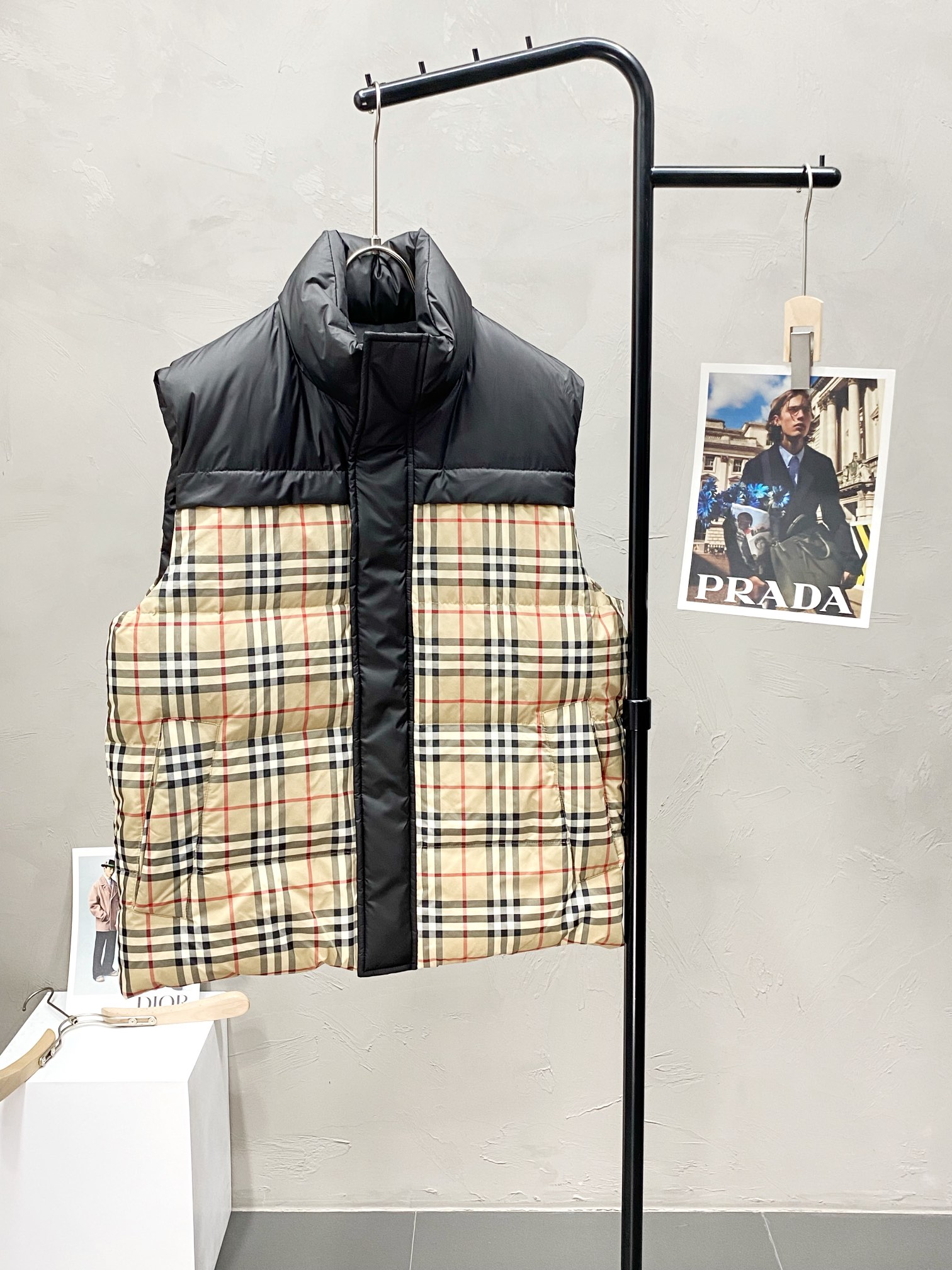。羽绒服- Burberry巴宝莉💥独家专供秋冬新款高领羽绒马甲。双面穿设计。贸易公司渠道稀出，降温天气