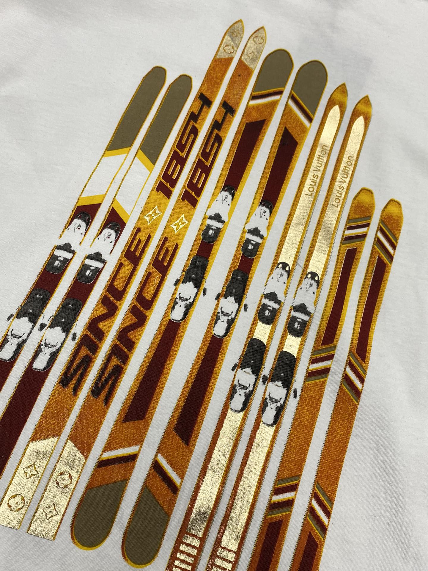    。Louis Vuitton路易威登💥独家专供最新时尚春夏短袖 经典设计感与颜值爆棚的外套，品质更