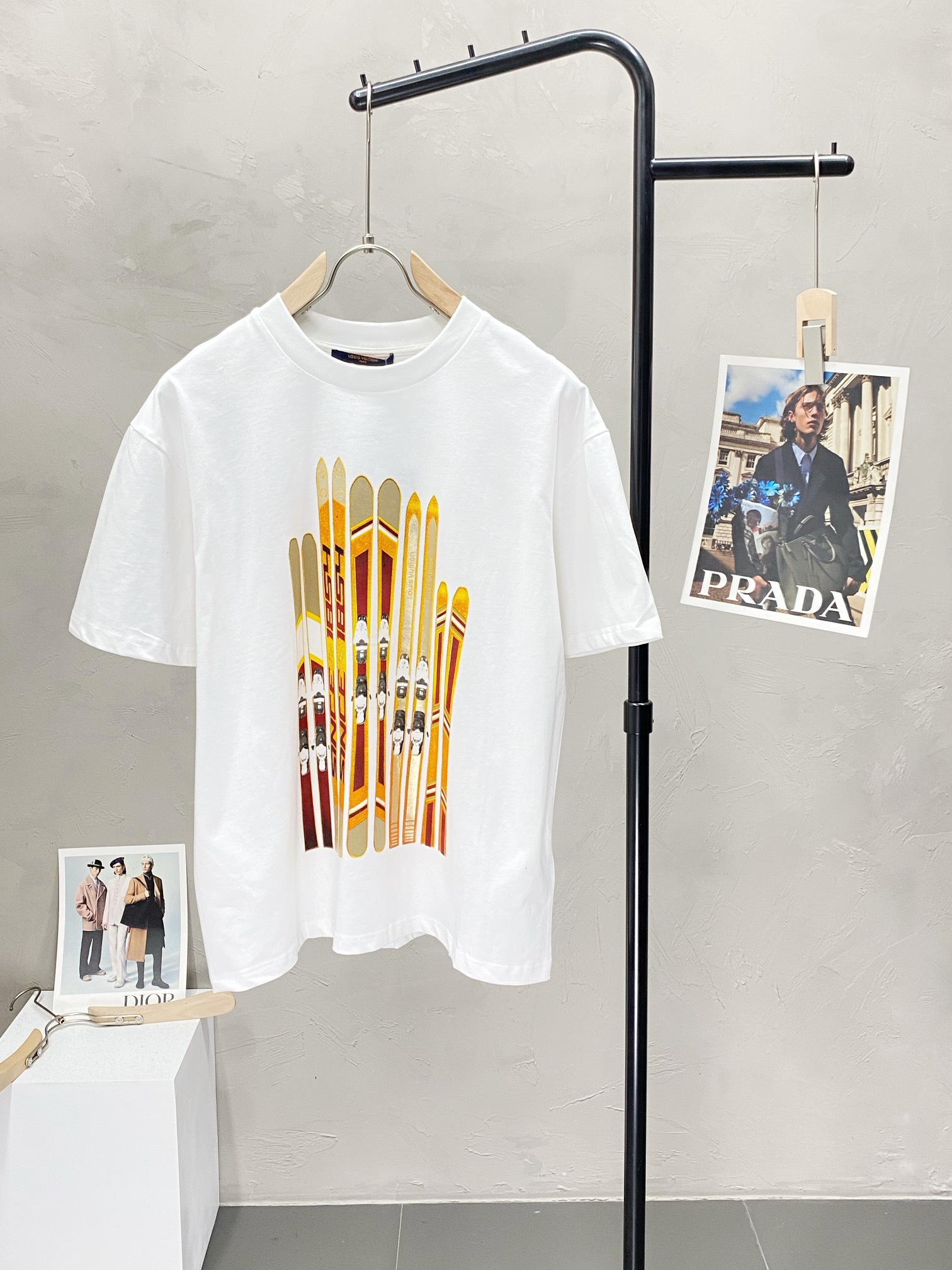    。Louis Vuitton路易威登💥独家专供最新时尚春夏短袖 经典设计感与颜值爆棚的外套，品质更