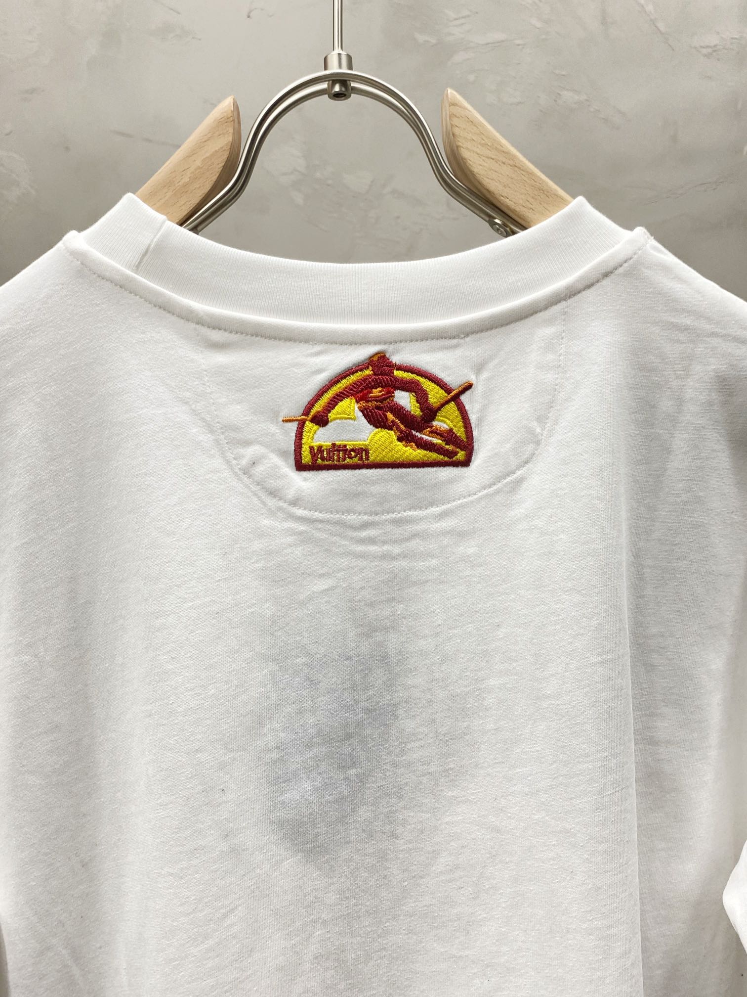    。Louis Vuitton路易威登💥独家专供最新时尚春夏短袖 经典设计感与颜值爆棚的外套，品质更