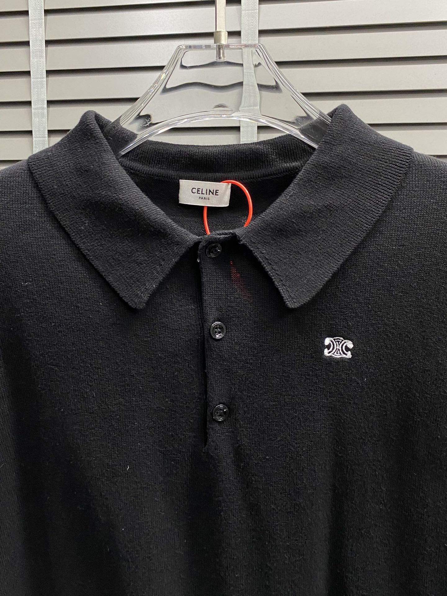  。CELINE赛琳💥独家专供最新时尚春秋针织短袖 经典设计感与颜值爆棚的外套，品质更是无法挑剔品控可以