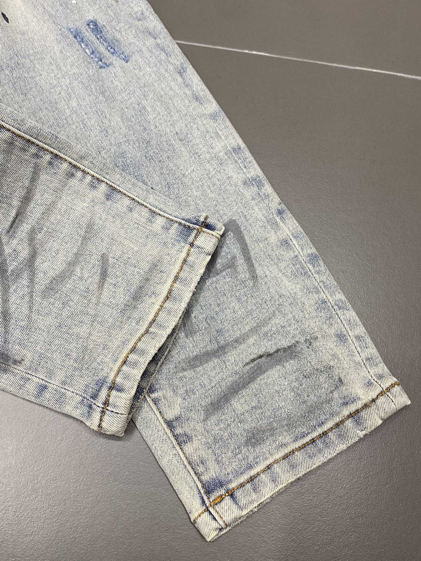  。AMIRI💥独家专供新款休闲牛仔裤 高端版本！专柜 面料 透气舒适度高，细节无可挑剔，品牌元素设计理