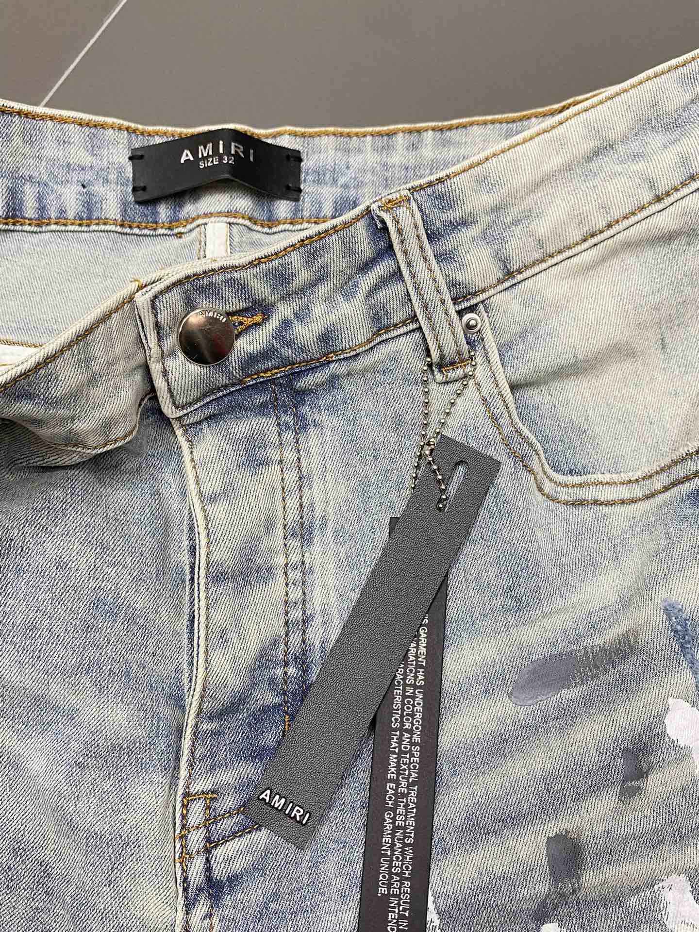  。AMIRI💥独家专供新款休闲牛仔裤 高端版本！专柜 面料 透气舒适度高，细节无可挑剔，品牌元素设计理